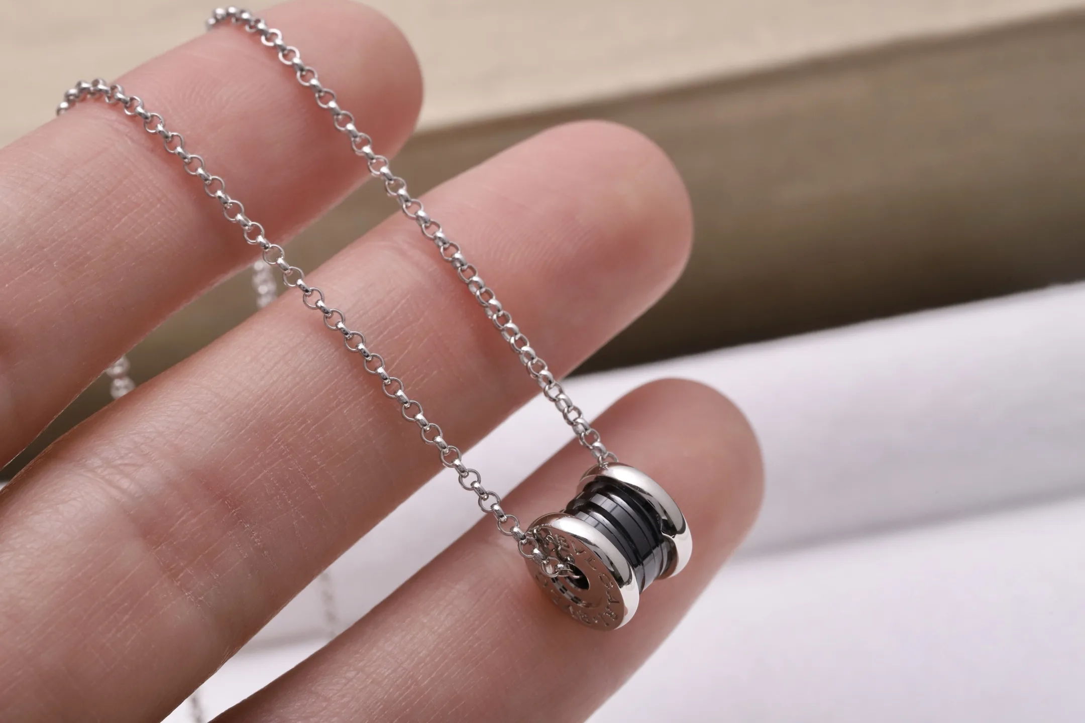 B.zero1 Ceramic Pendant Necklace (Sterling Silver) D26016972 — view 4