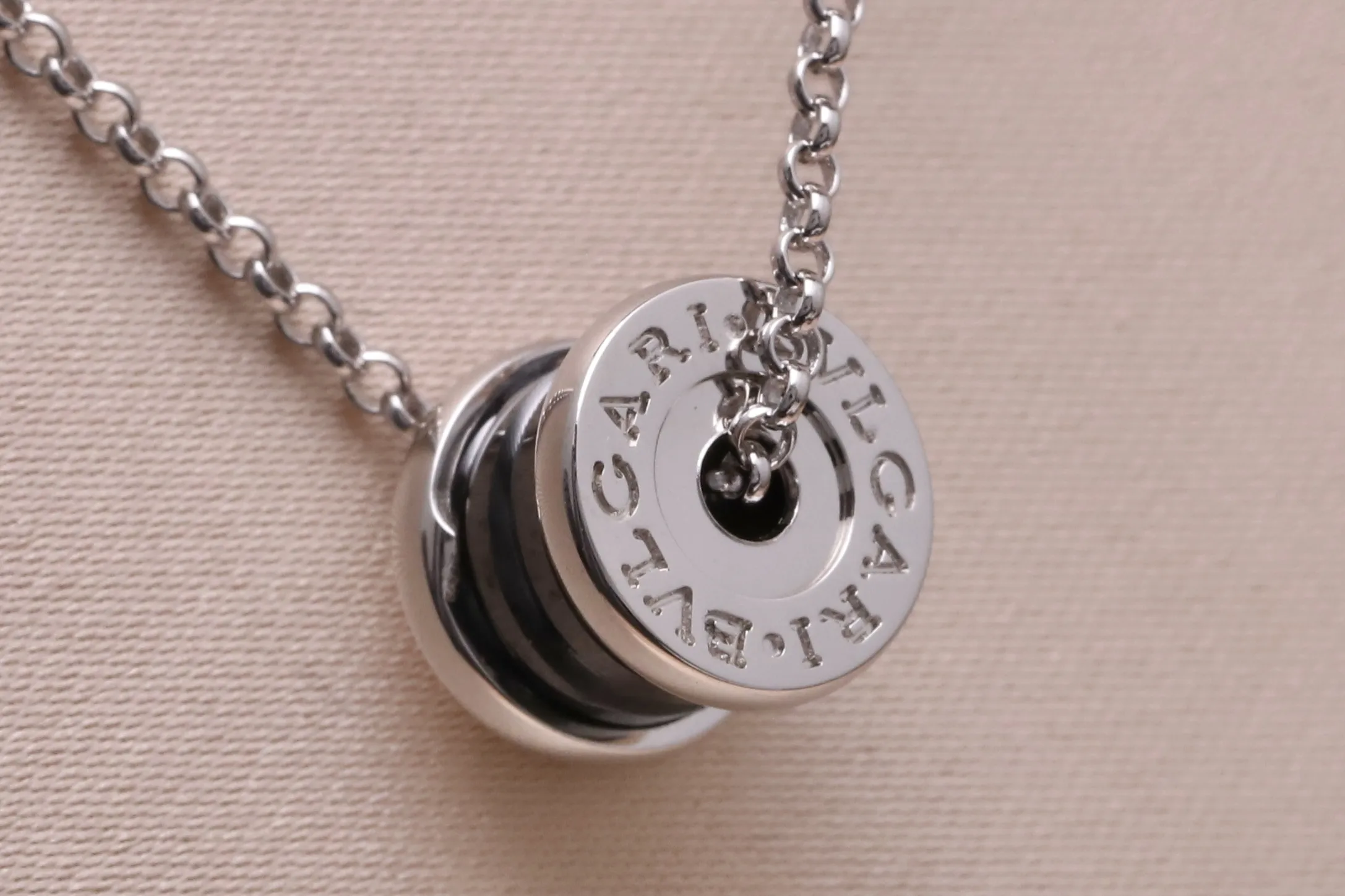 B.zero1 Ceramic Pendant Necklace (Sterling Silver) D26016972 — view 6