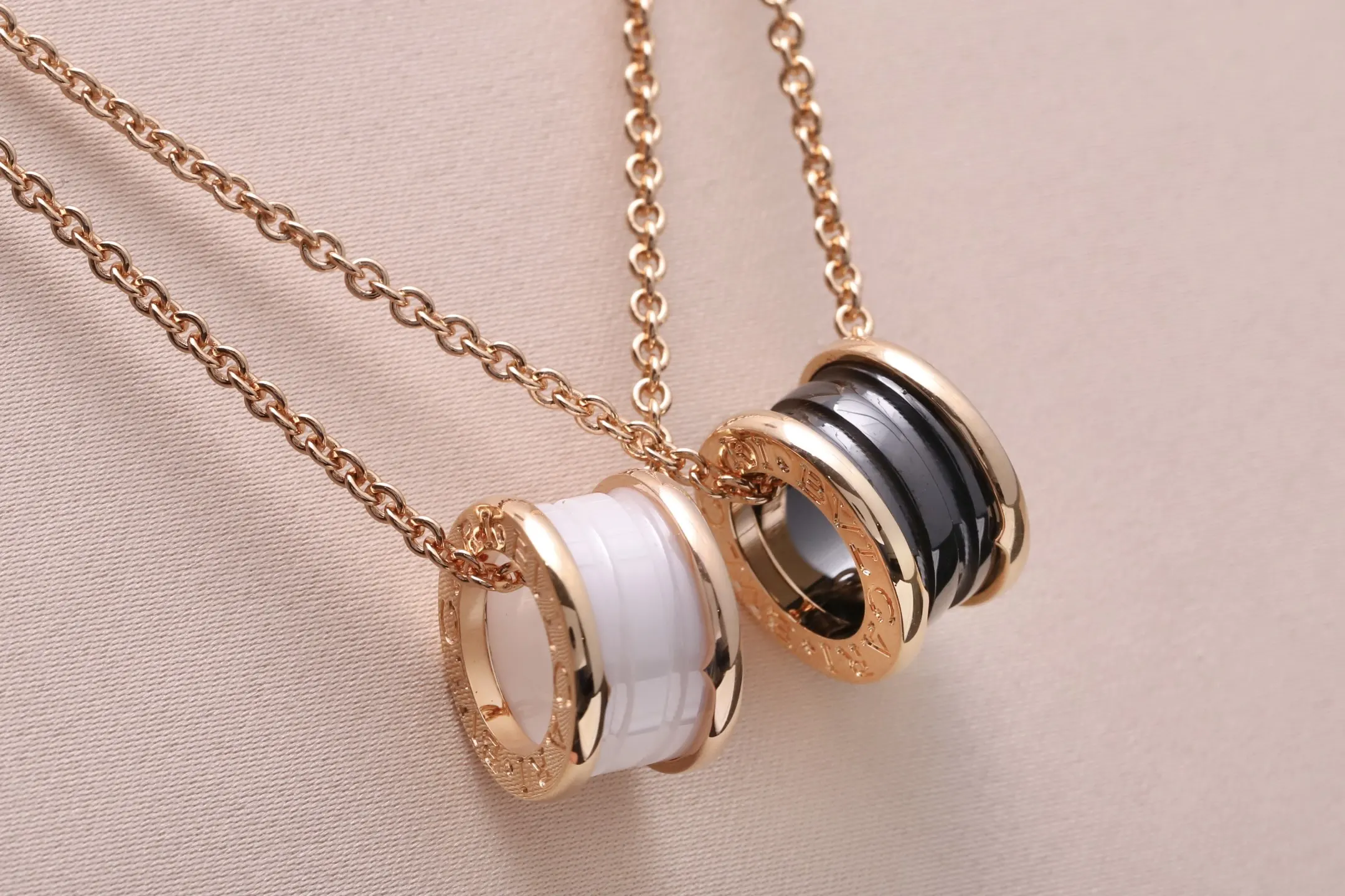 B.zero1 Ceramic Pendant Necklace (Sterling Silver) D29517135 — view 3
