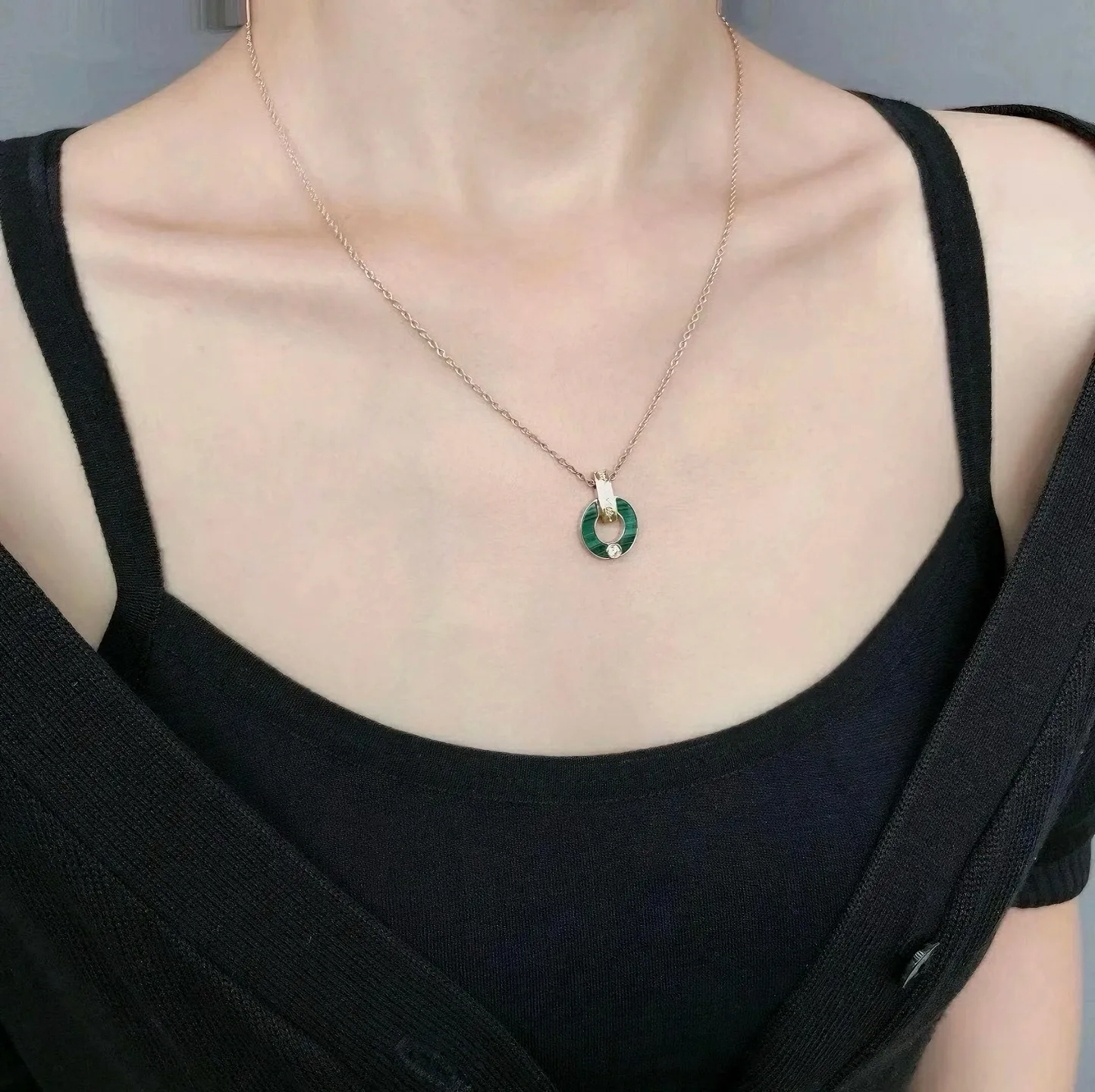 BVLGARI BVLGARI Mother-of-Pearl Pendant Necklace (Gold-Plated Brass) D18516965 — view 10