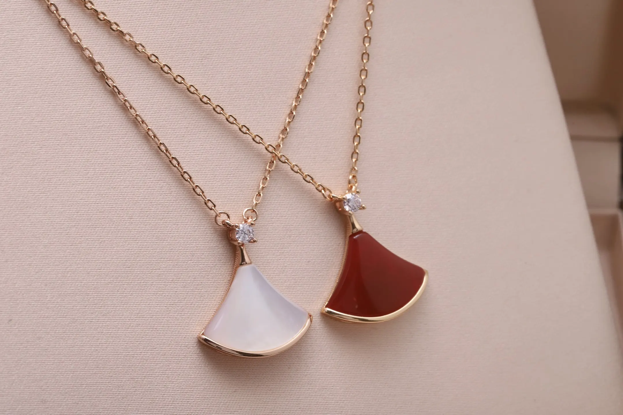 Diva's Dream Mother-of-Pearl Pendant Necklace (Sterling Silver) D19516966 — view 3