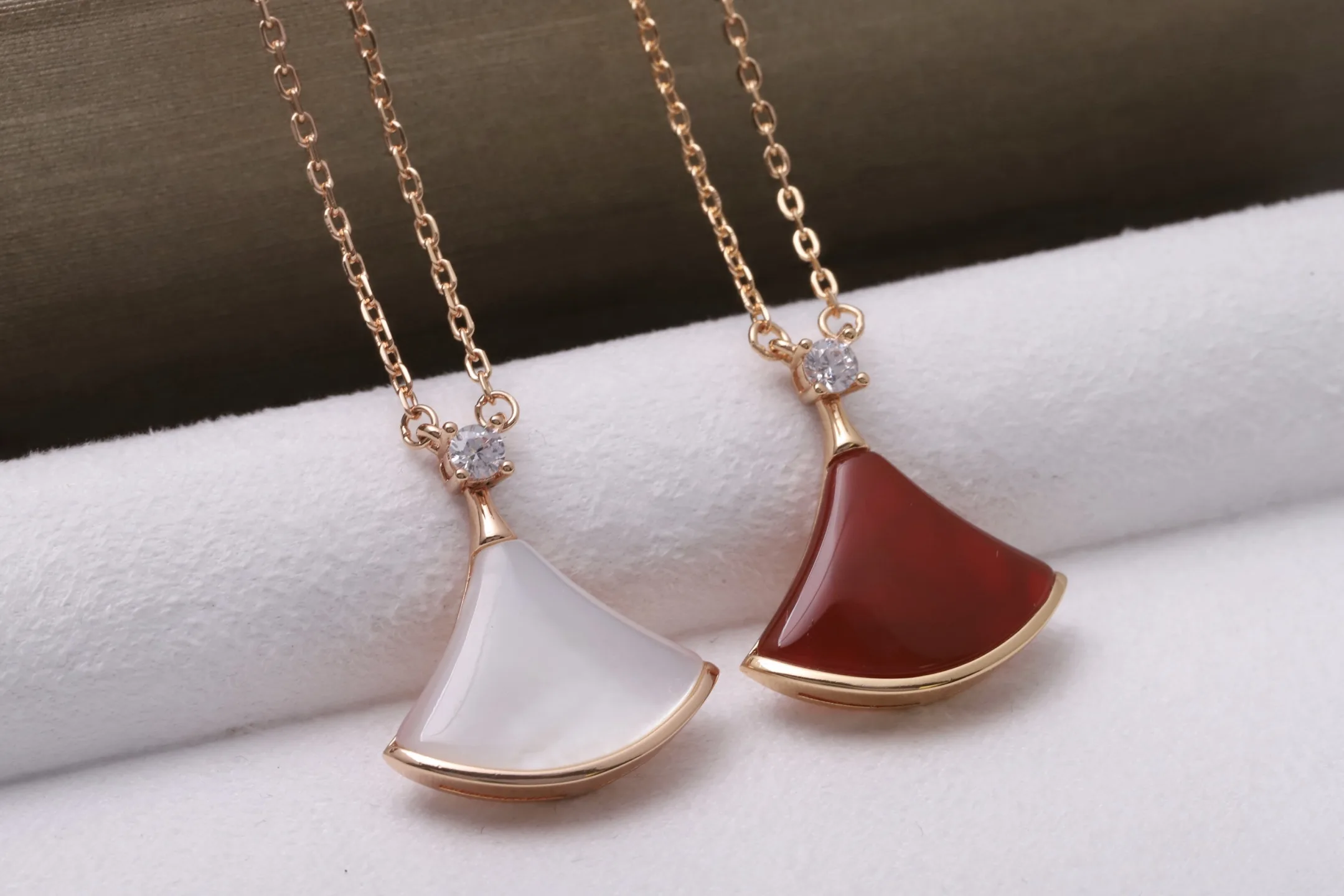 Diva's Dream Mother-of-Pearl Pendant Necklace (Sterling Silver) D19516966 — view 7