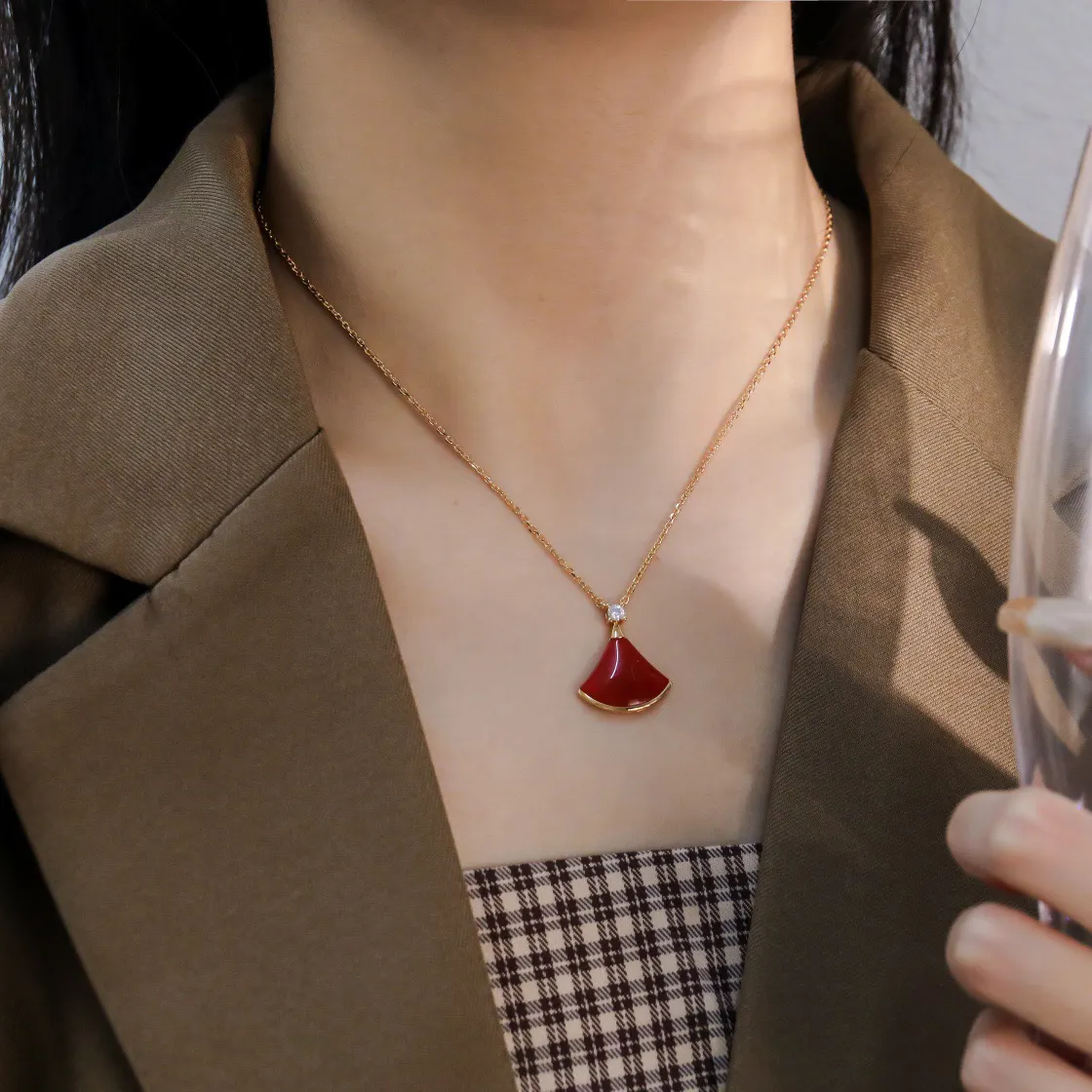 Diva's Dream Mother-of-Pearl Pendant Necklace (Sterling Silver) D19516966 — view 11