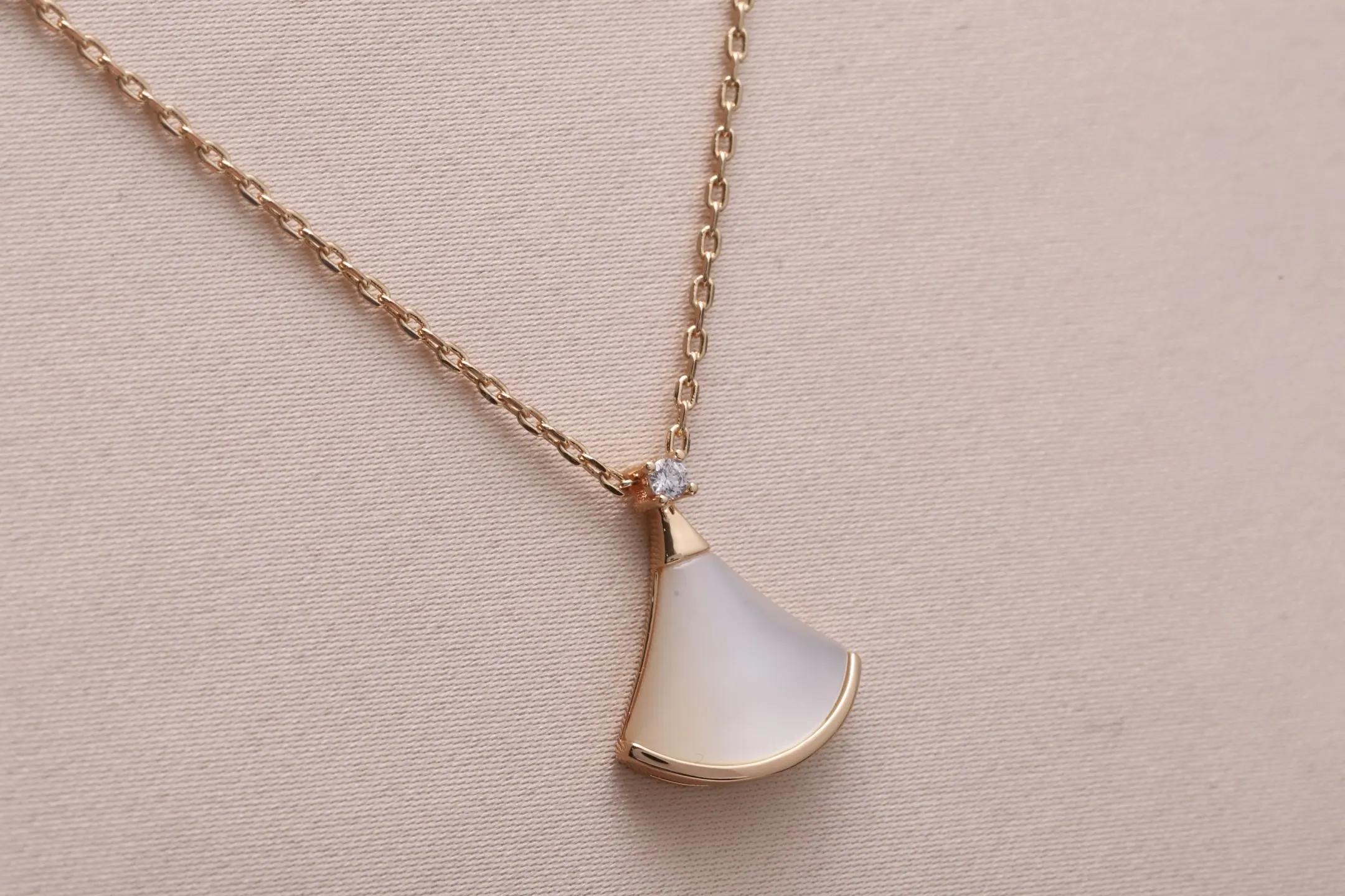 Divas' Dream Mother-of-Pearl Pendant Necklace (Gold-Plated Brass) D13016967 — view 3
