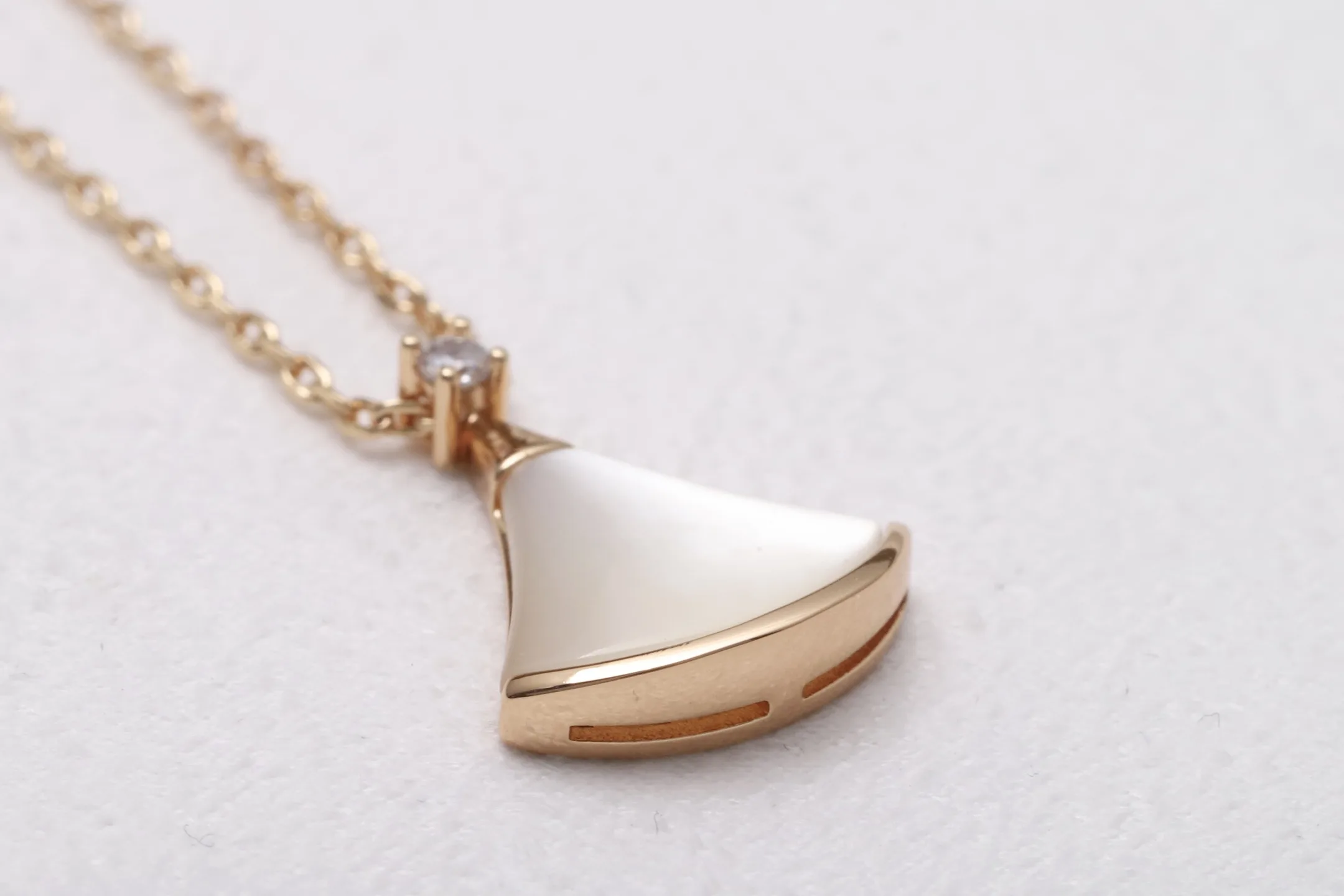 Divas' Dream Mother-of-Pearl Pendant Necklace (Gold-Plated Brass) D13016967 — view 5