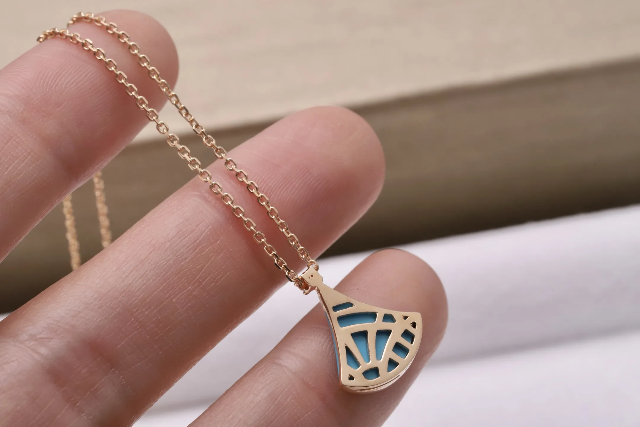 Divas' Dream Turquoise Pendant Necklace (Sterling Silver) D19016970 — view 5
