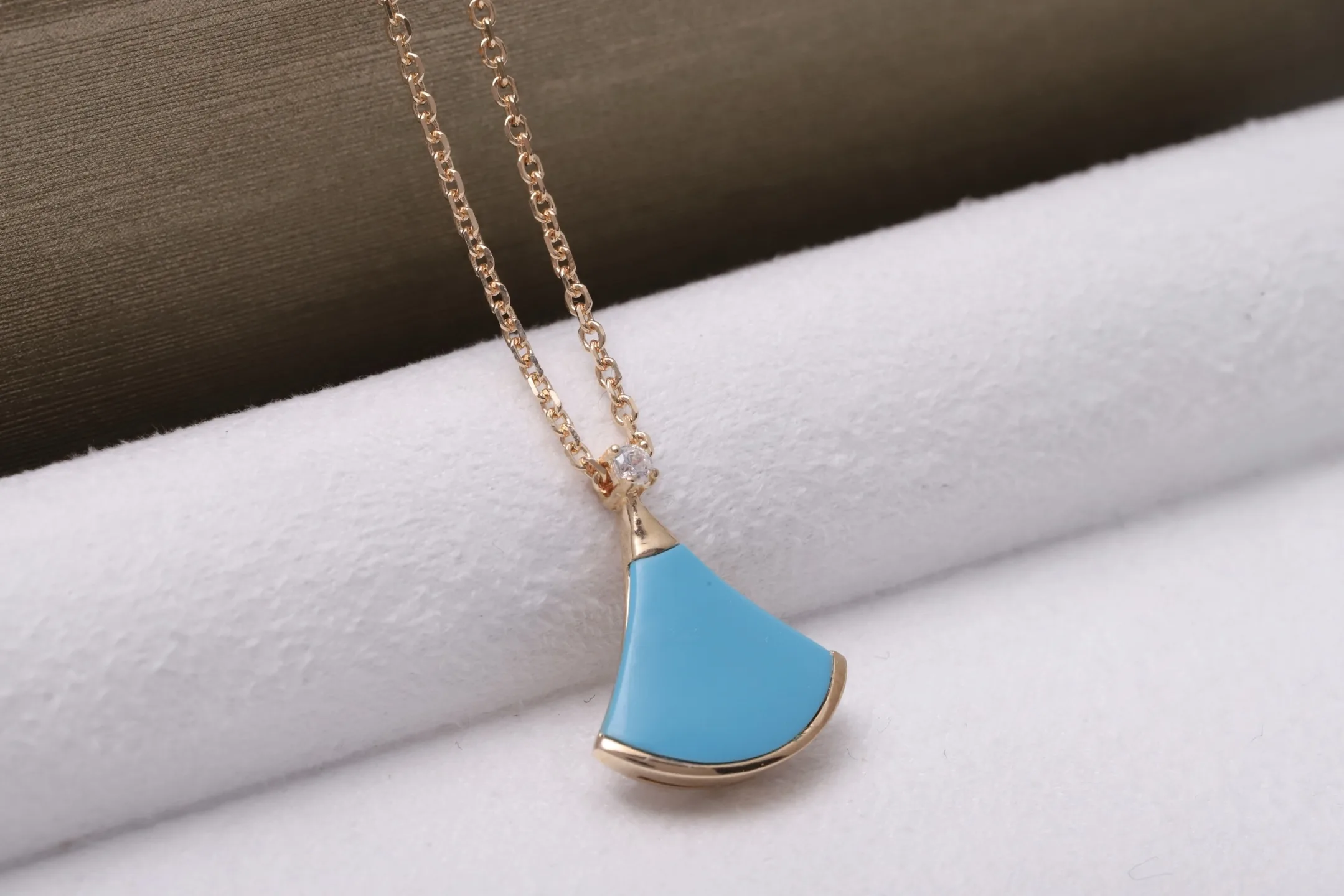 Divas' Dream Turquoise Pendant Necklace (Sterling Silver) D19016970 — view 6
