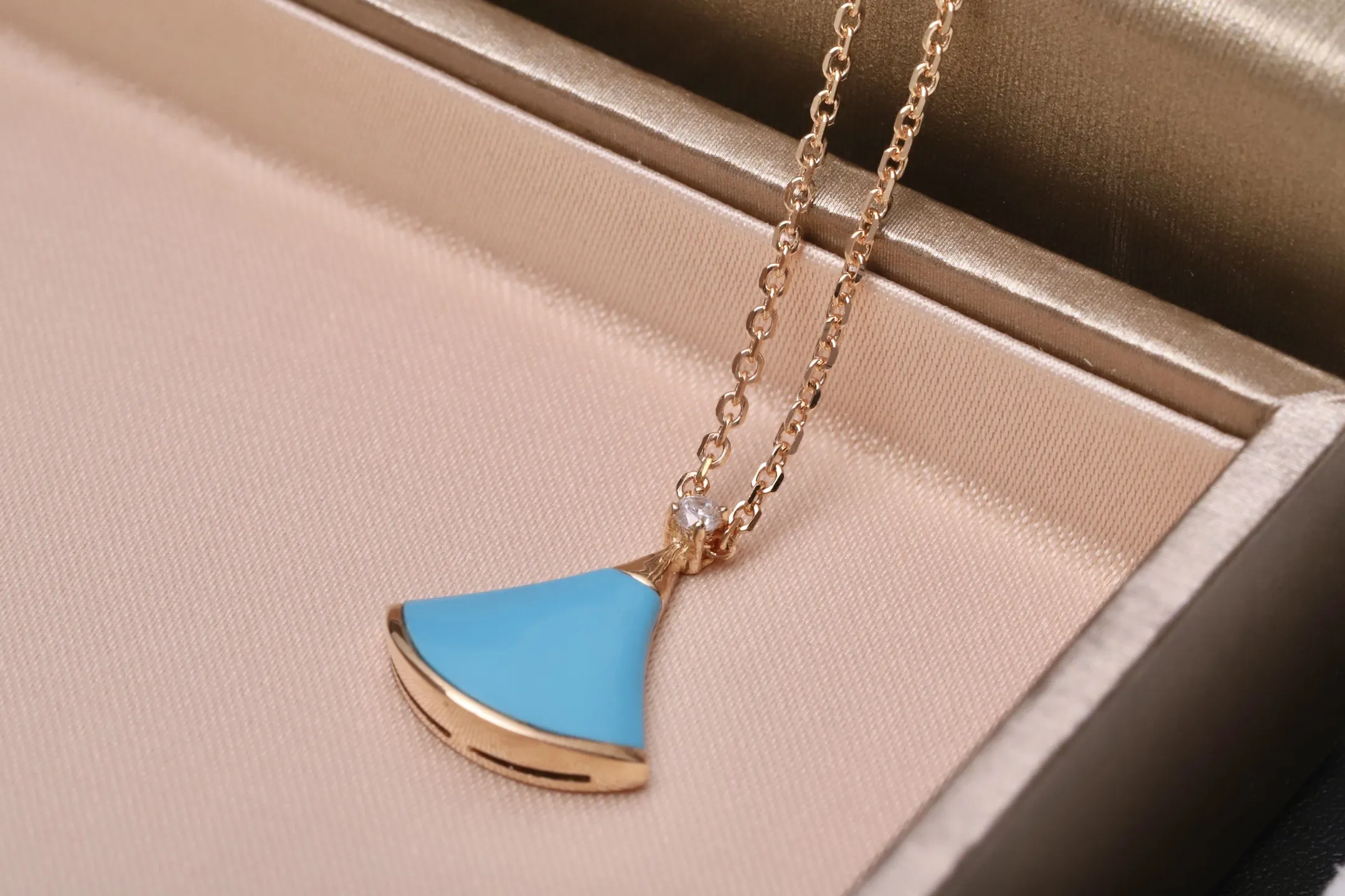 Divas' Dream Turquoise Pendant Necklace (Sterling Silver) D19016970 — view 7