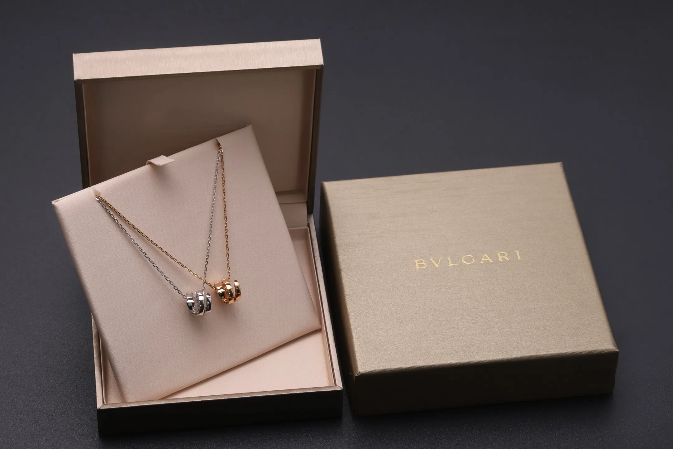 Serpenti Viper Pendant Necklace (Sterling Silver) D24517140 — view 2