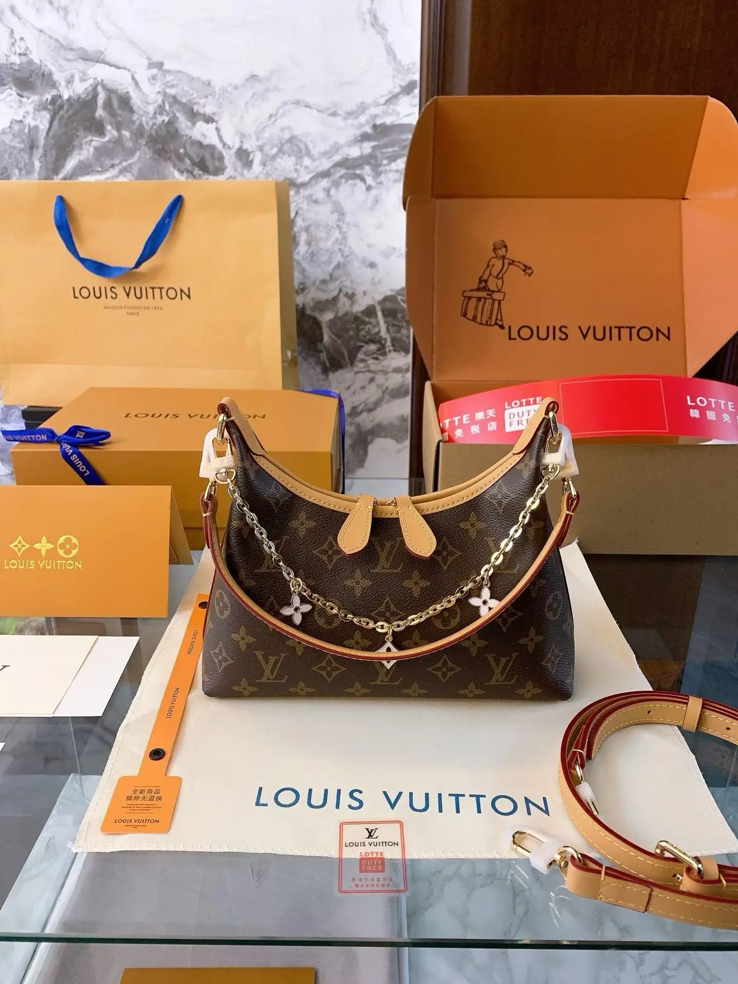 LV Monogram Hobo Shoulder Bag D32518277
