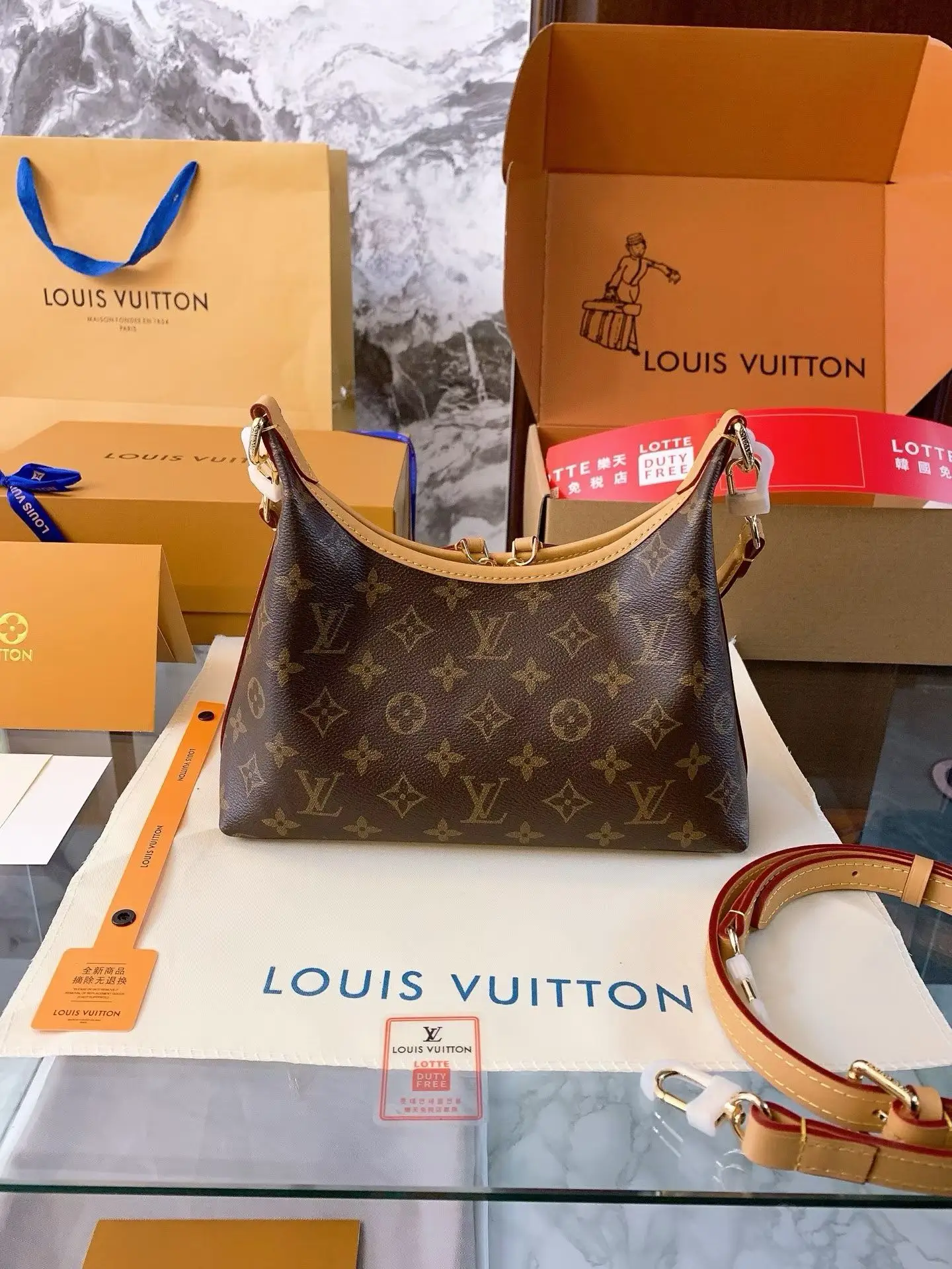 LV Monogram Hobo Shoulder Bag D32518277 — view 7