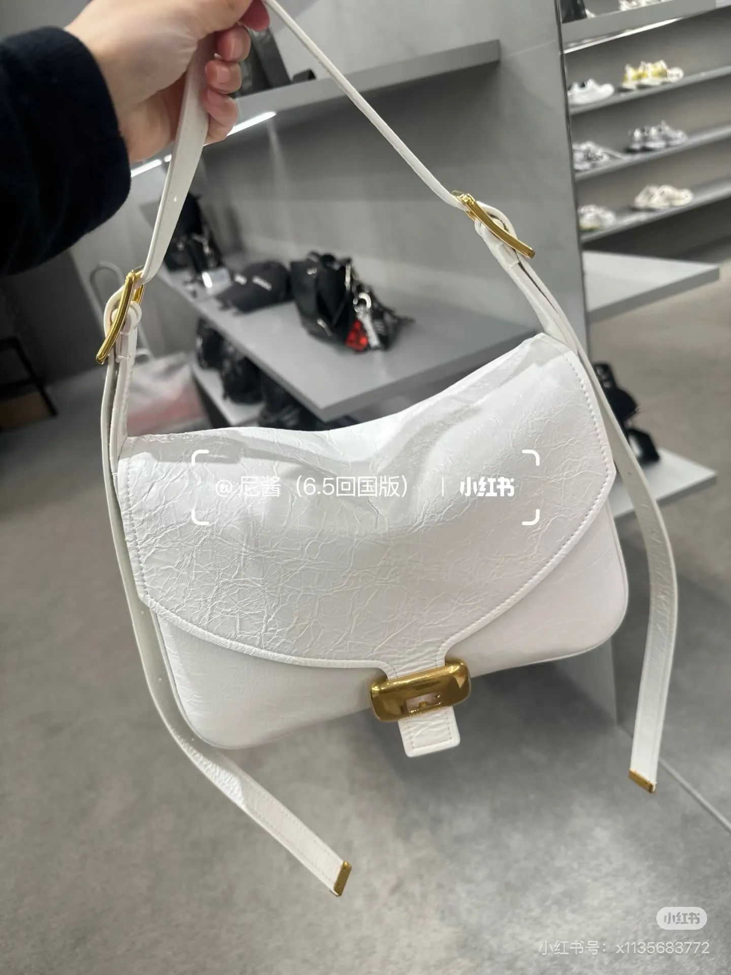Balenciaga Clicca Shoulder Bag D40018398 — view 2