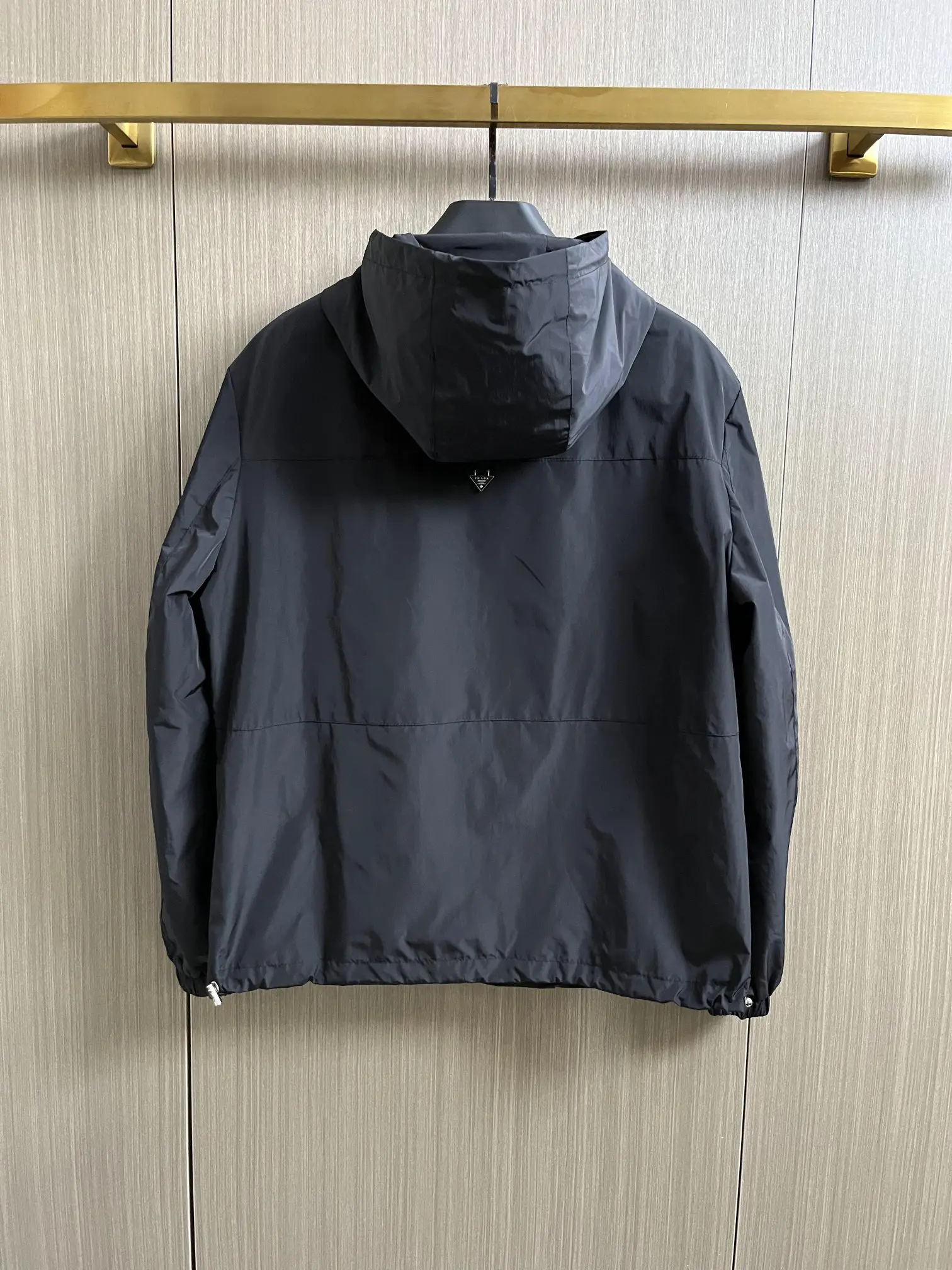 Logo-Plaque Hooded Shell Jacket D25014329 — view 2