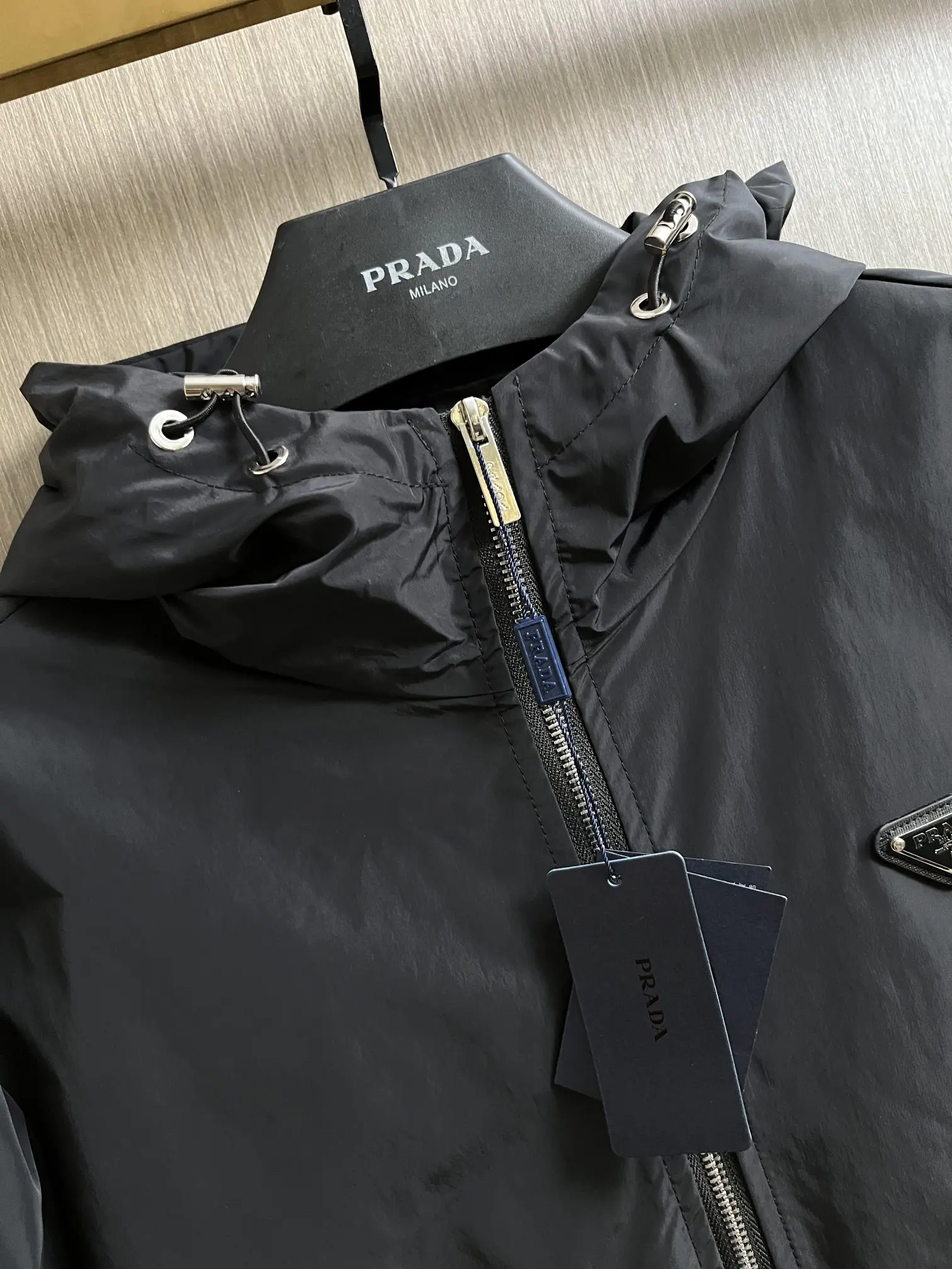 Logo-Plaque Hooded Shell Jacket D25014329 — view 3