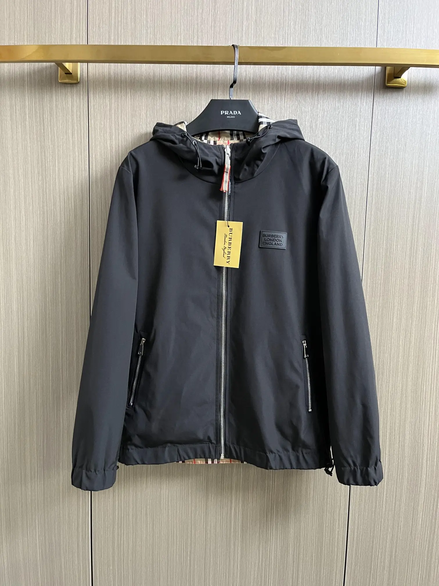 Reversible Check-Lined Hooded Jacket D26014330