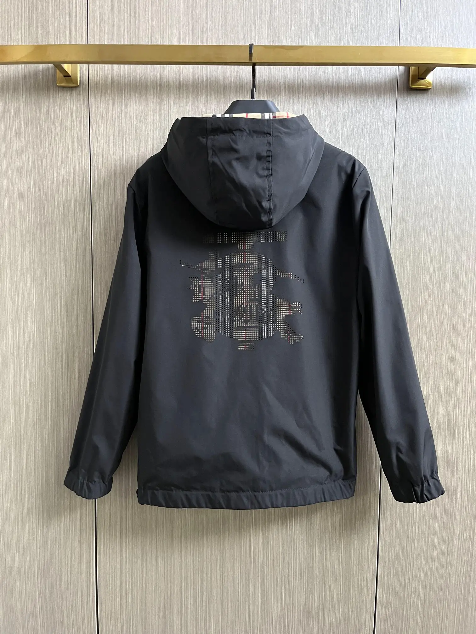 Reversible Check-Lined Hooded Jacket D26014330 — view 2