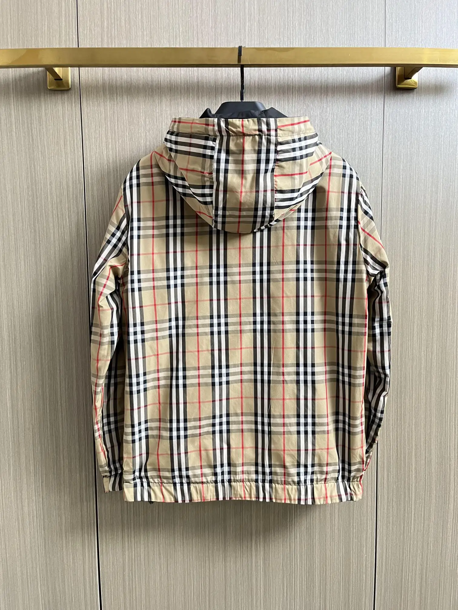 Reversible Check-Lined Hooded Jacket D26014330 — view 4