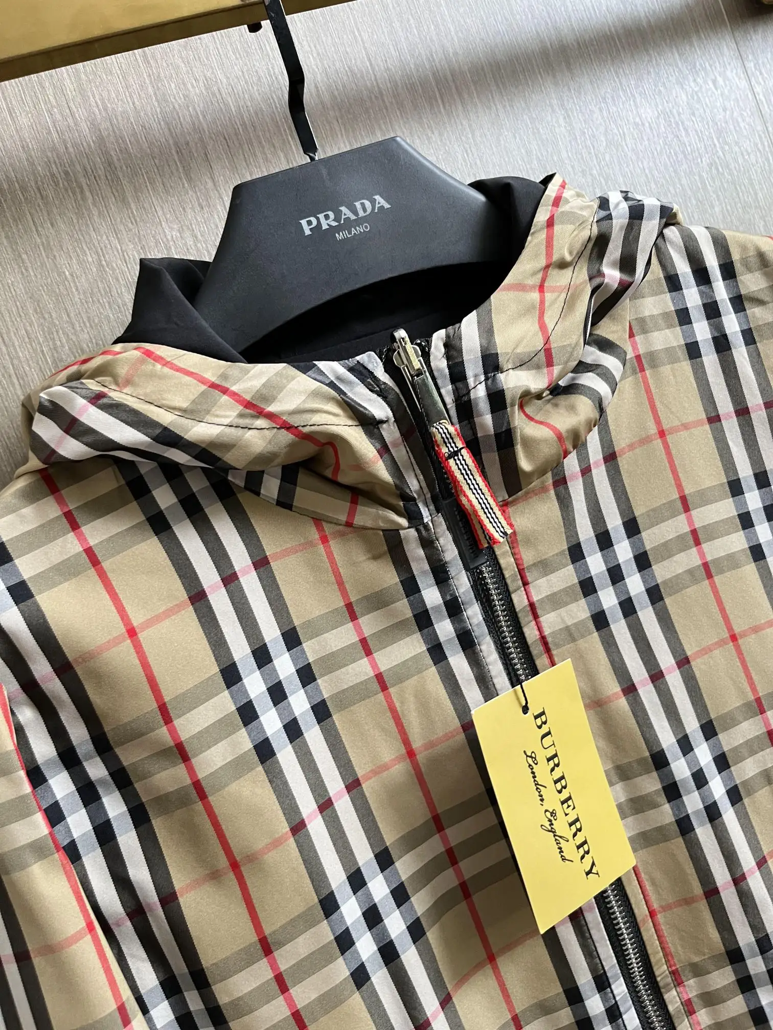 Reversible Check-Lined Hooded Jacket D26014330 — view 7