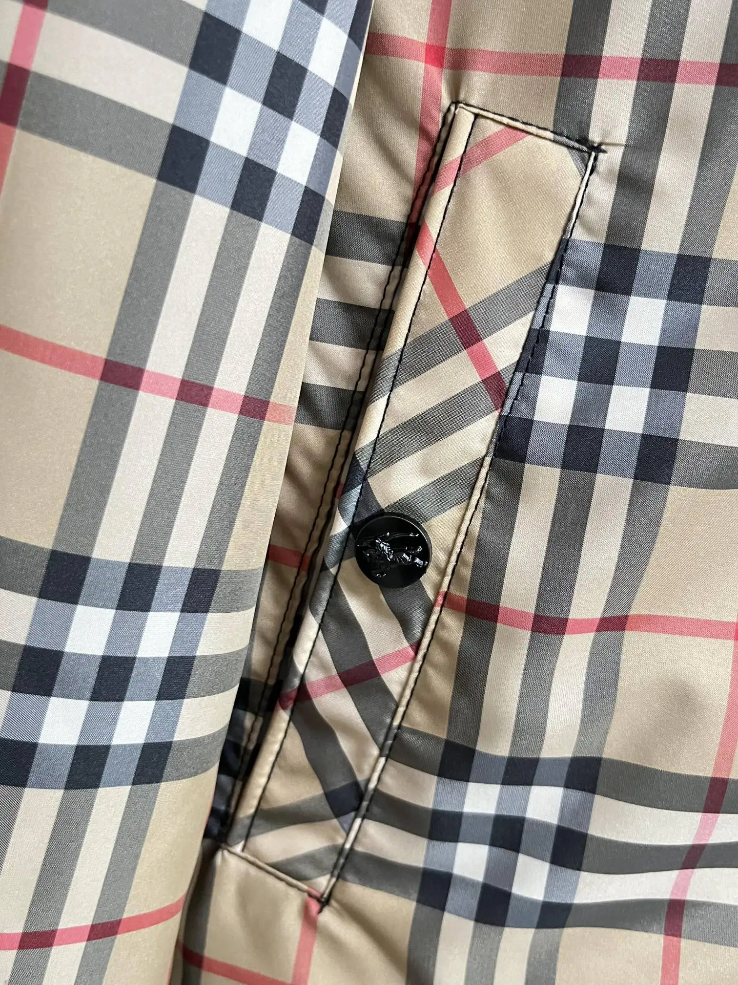 Reversible Check-Lined Hooded Jacket D26014330 — view 8
