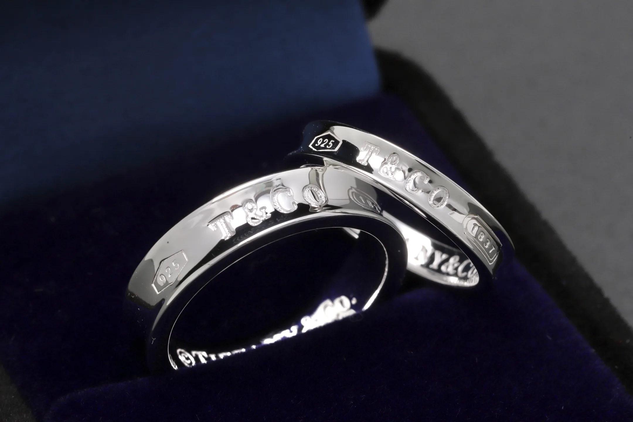 1837 Engraved Band Ring (Sterling Silver) D17016804 — view 3