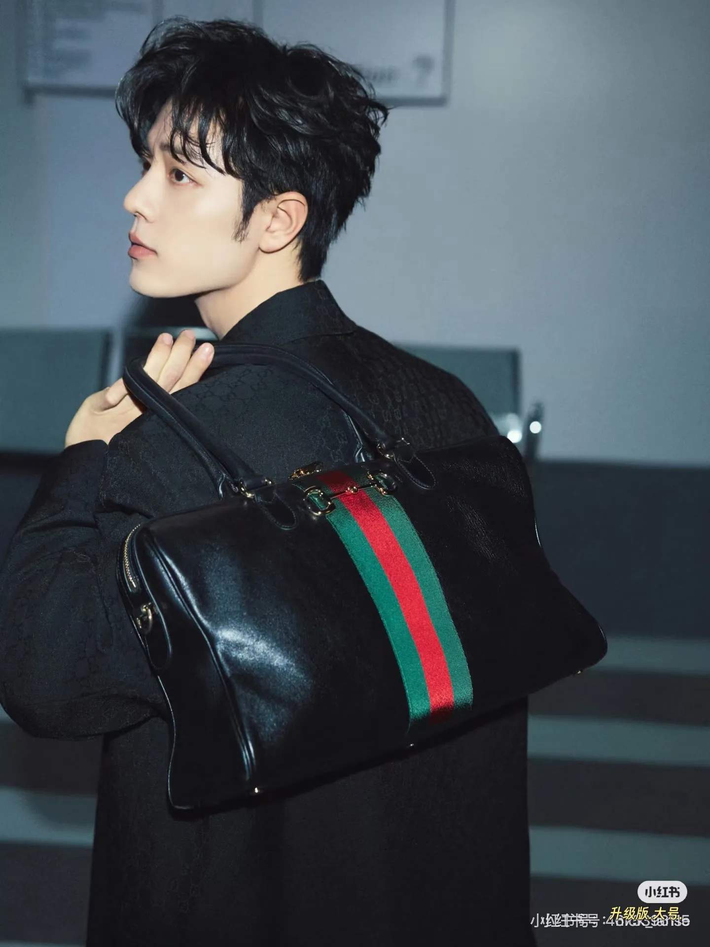 Gucci Web Stripe Top-Handle Bag D35518067