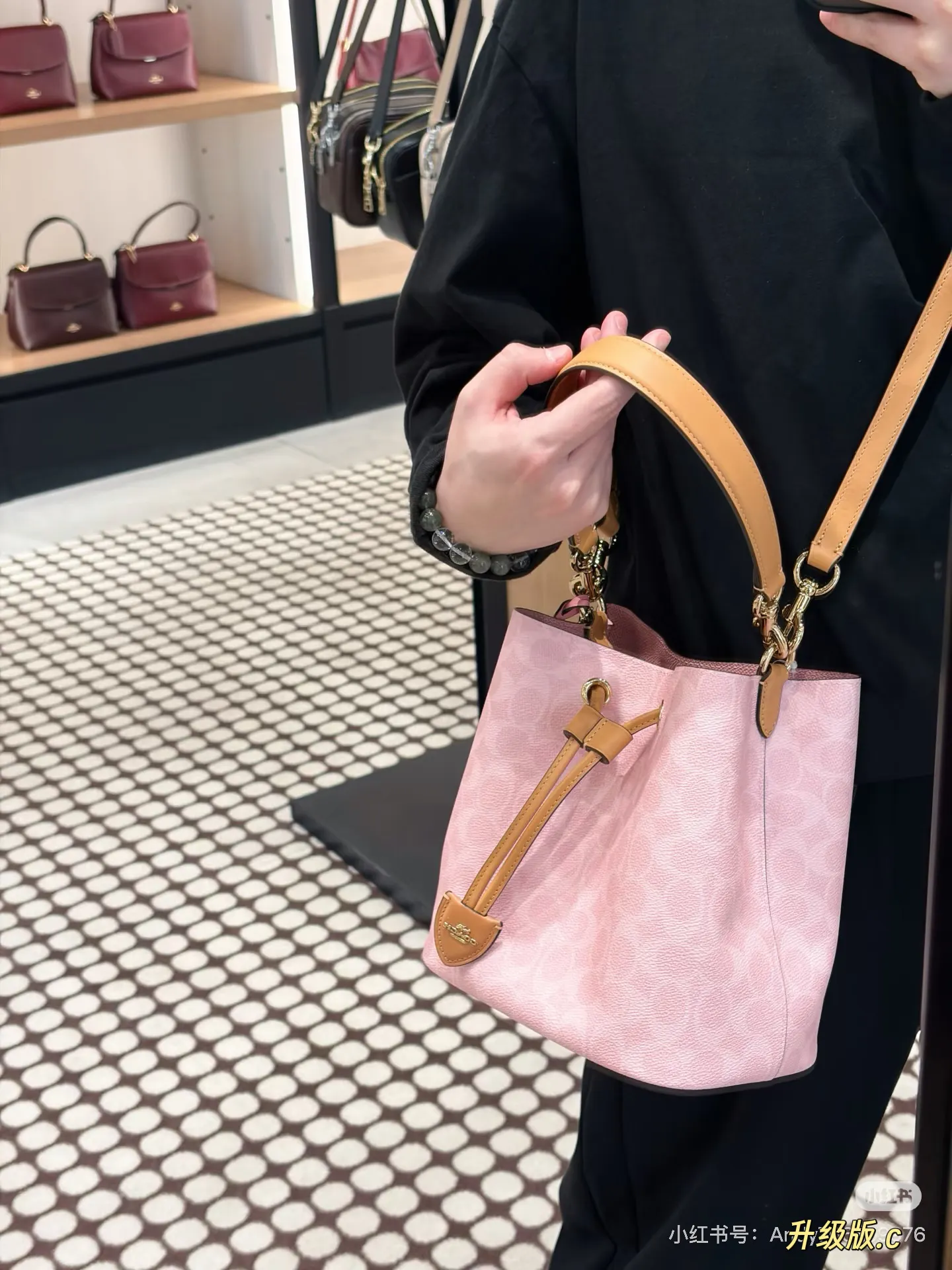 Coach Signature Canvas Bucket Bag D35518407