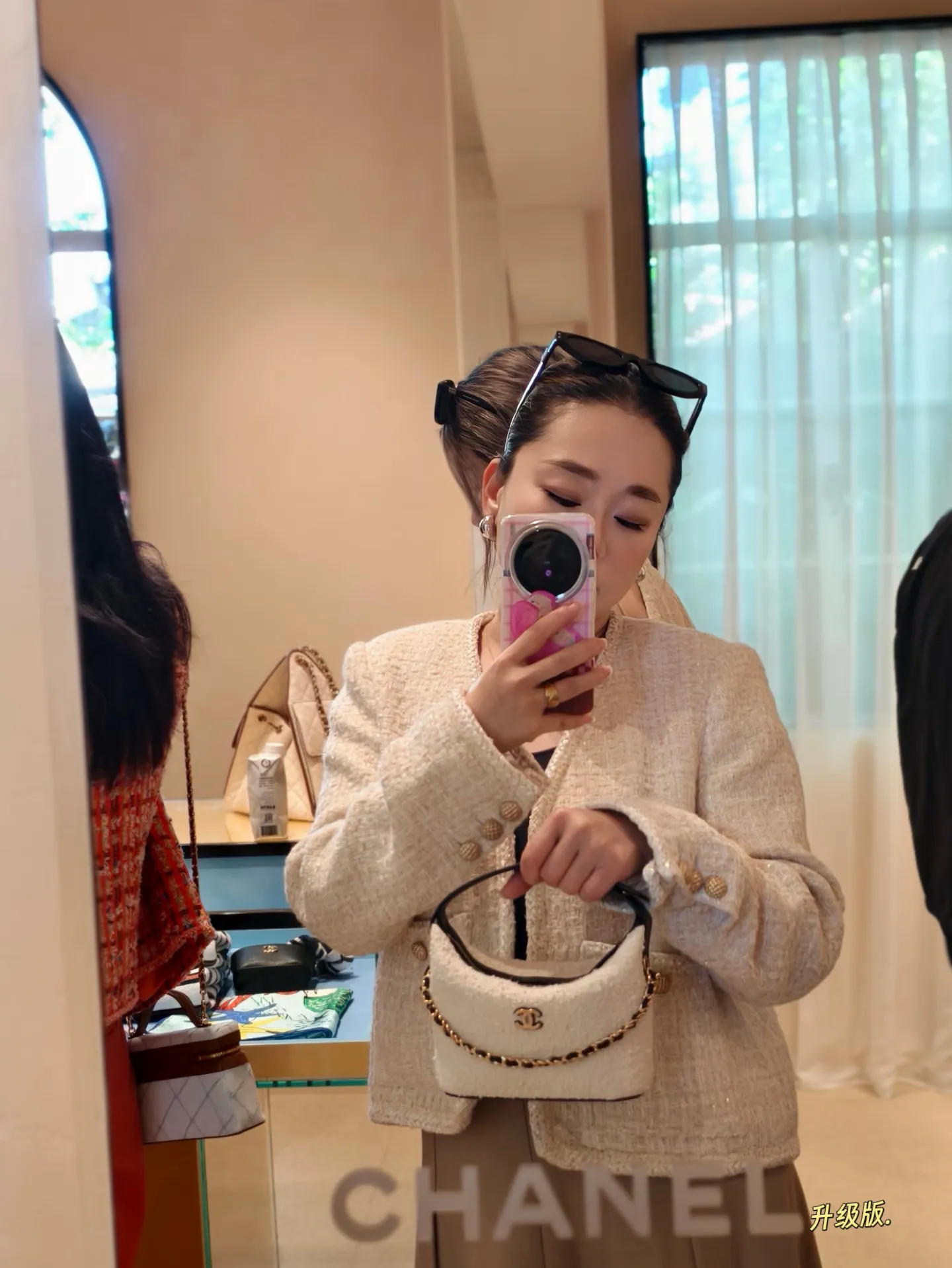 Chanel Tweed Shoulder Bag D30018428 — view 7