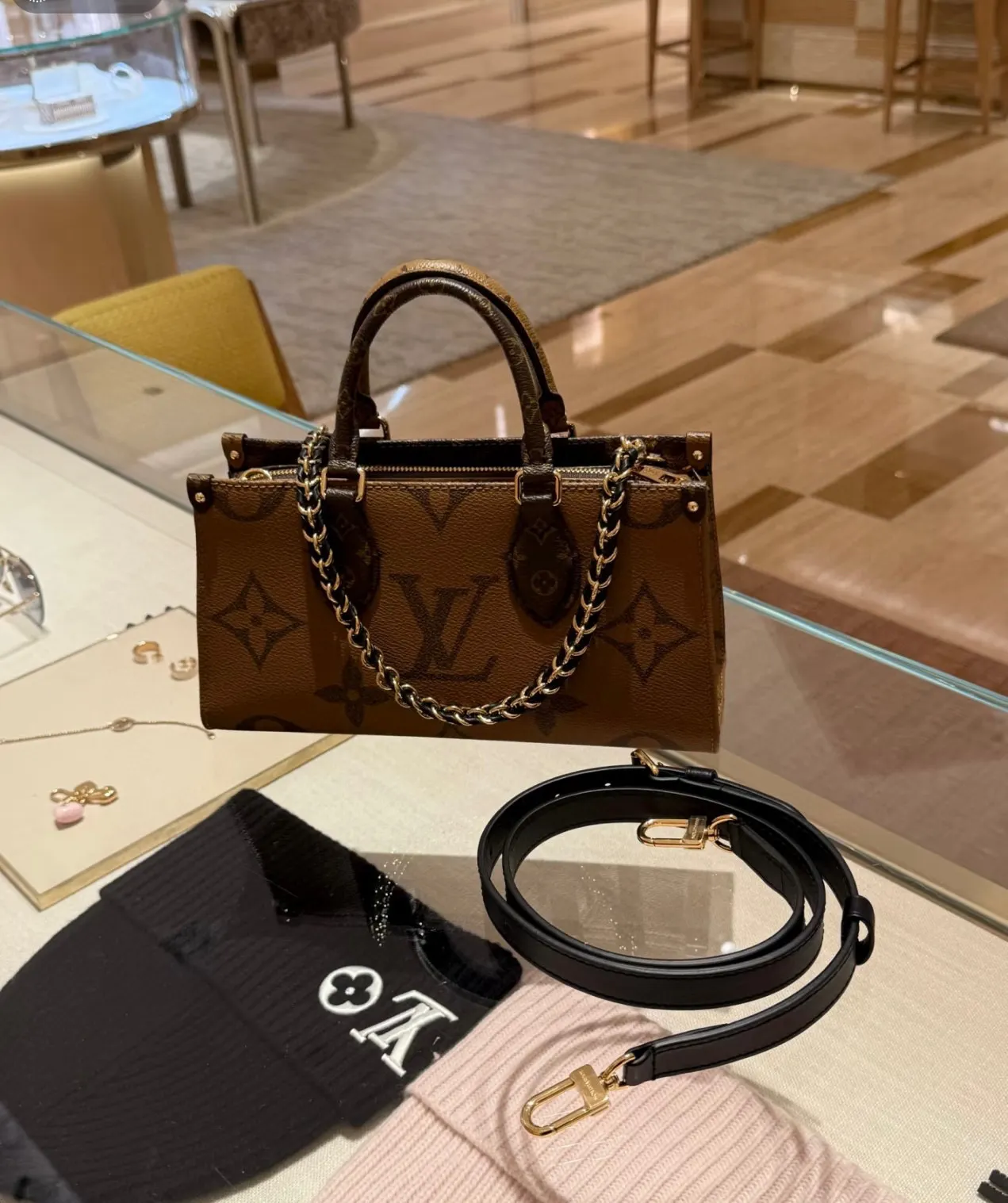 Monogram Canvas Top-Handle Tote Bag D35518108