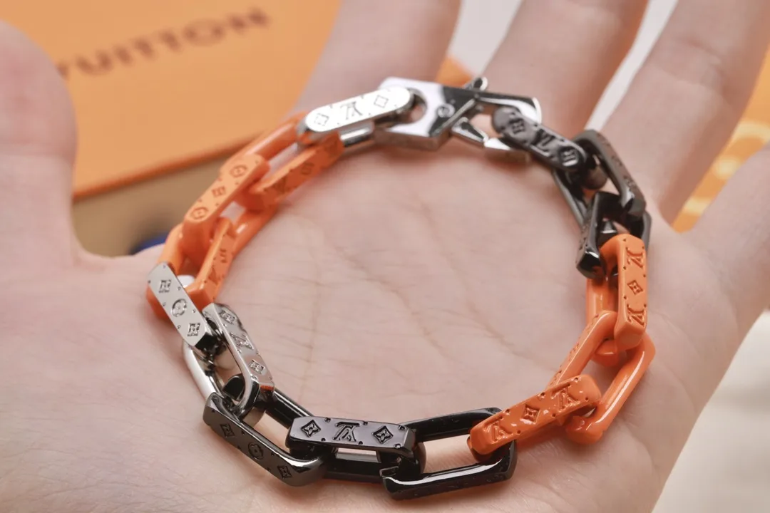 Monogram Chain Links Bracelet (Titanium Steel) D11017409 — view 3