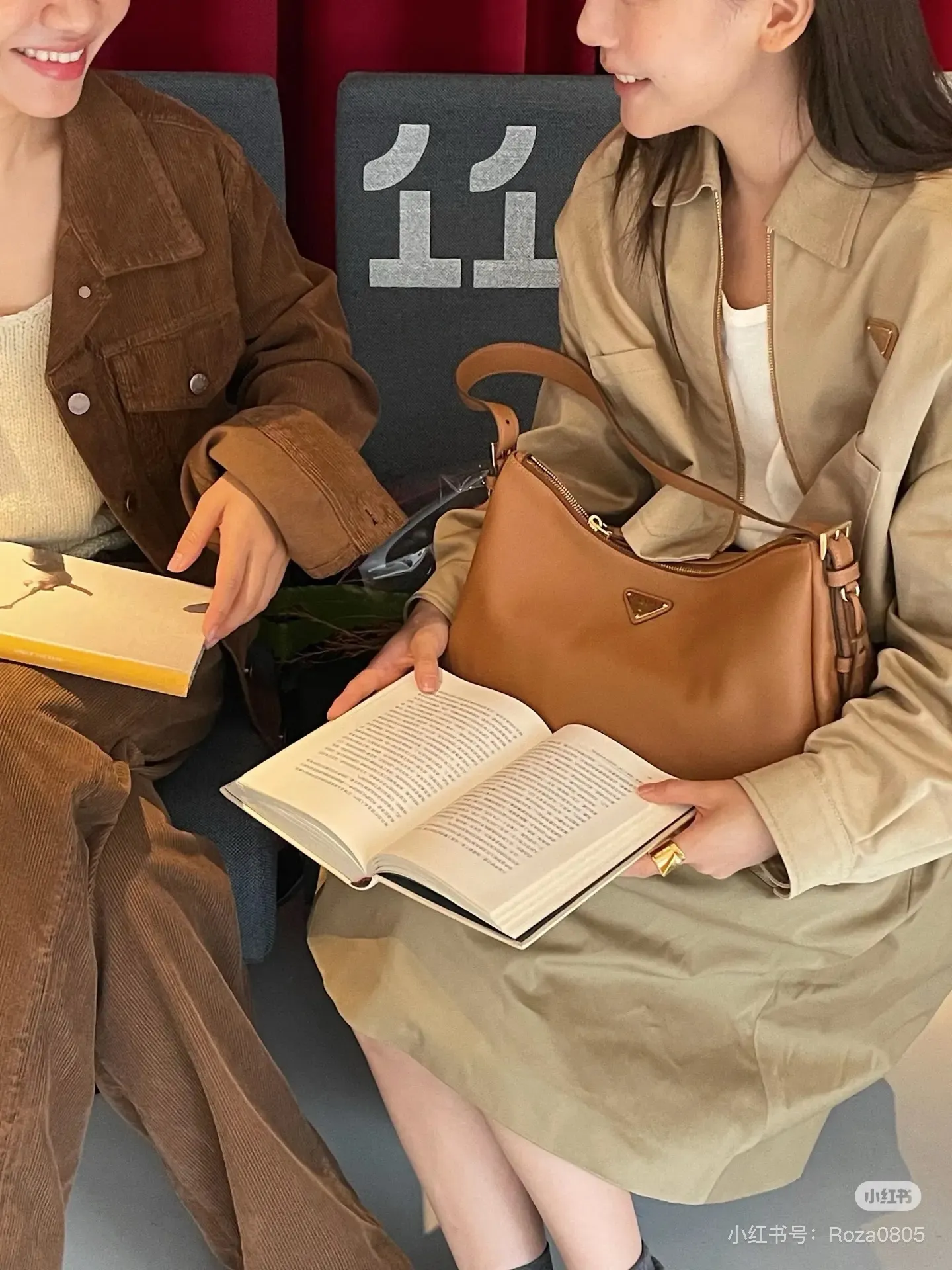 Prada Hobo Shoulder Bag D31018184 — view 6