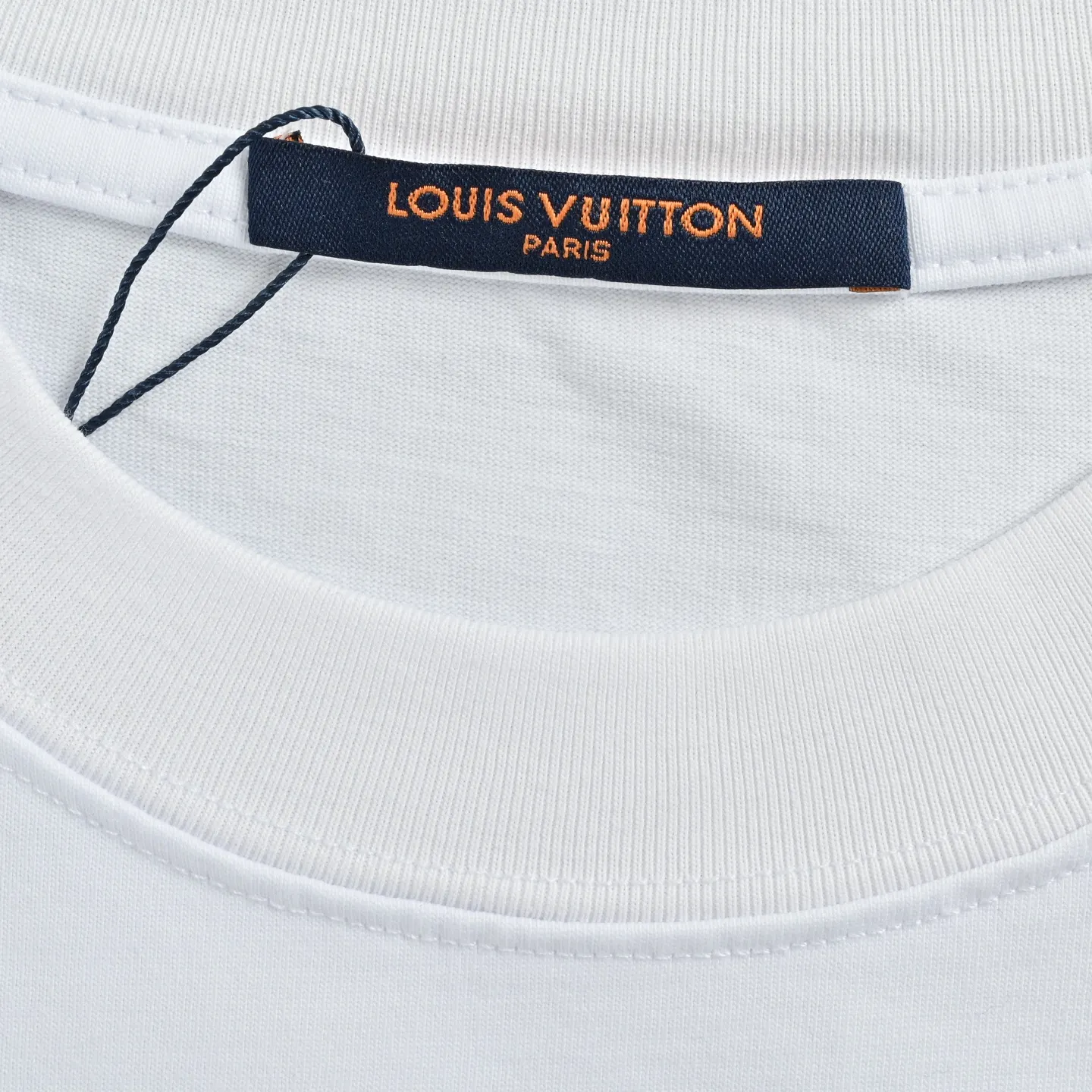 Embroidered Monogram Flower Cotton T-Shirt D21012621 — view 5