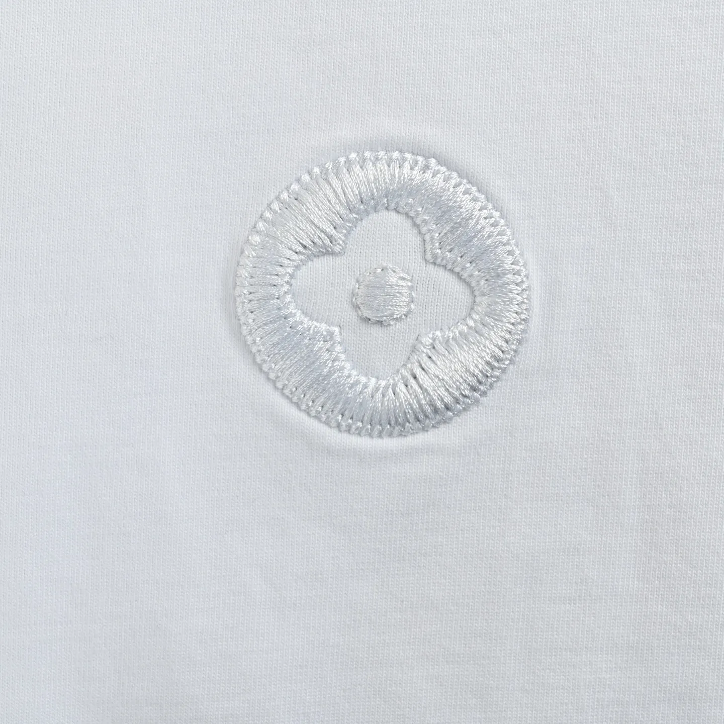 Embroidered Monogram Flower Cotton T-Shirt D21012621 — view 8