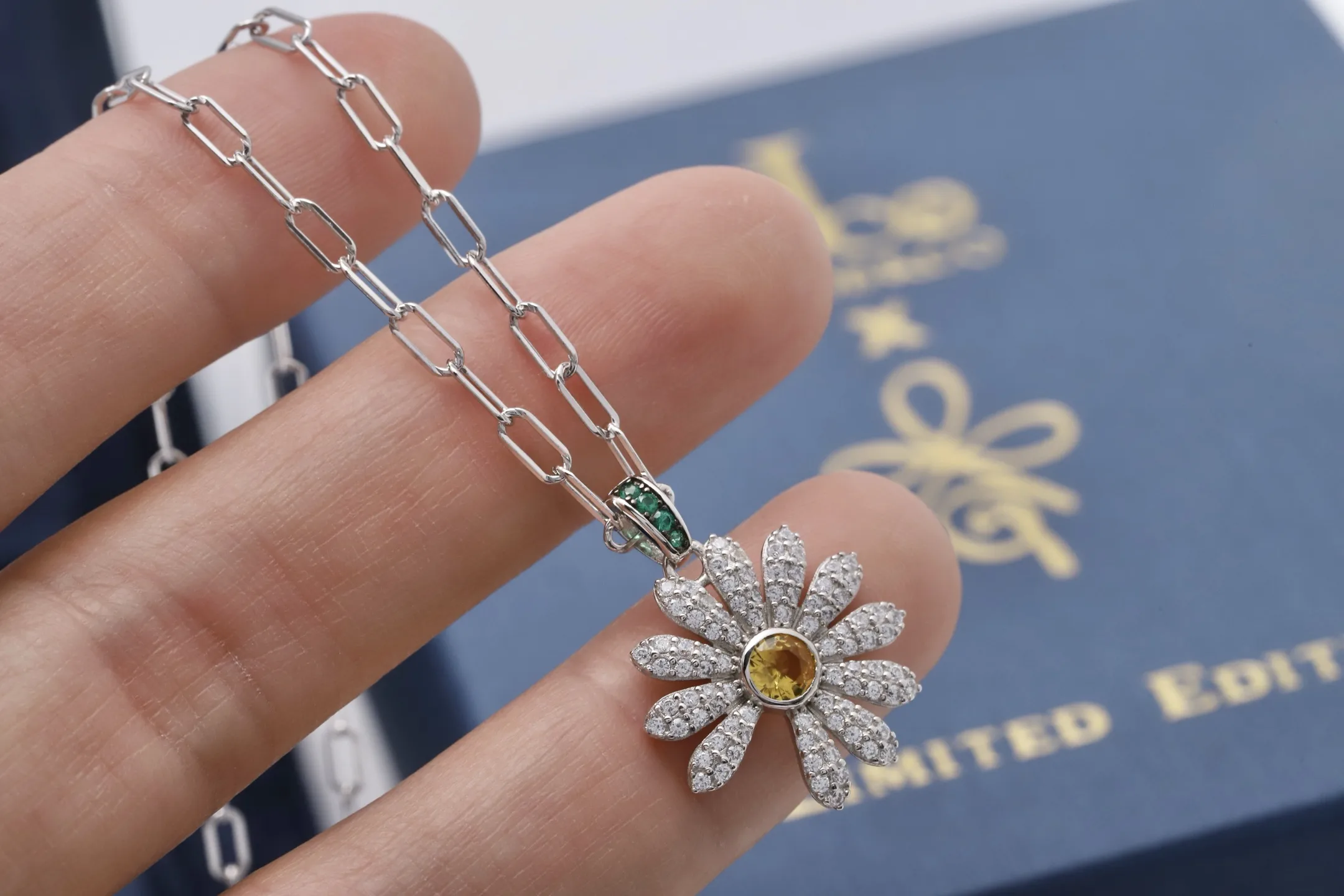 Jacob & Co. x PEACEMINUSONE Daisy Pendant Necklace (Sterling Silver) D27517028 — view 4