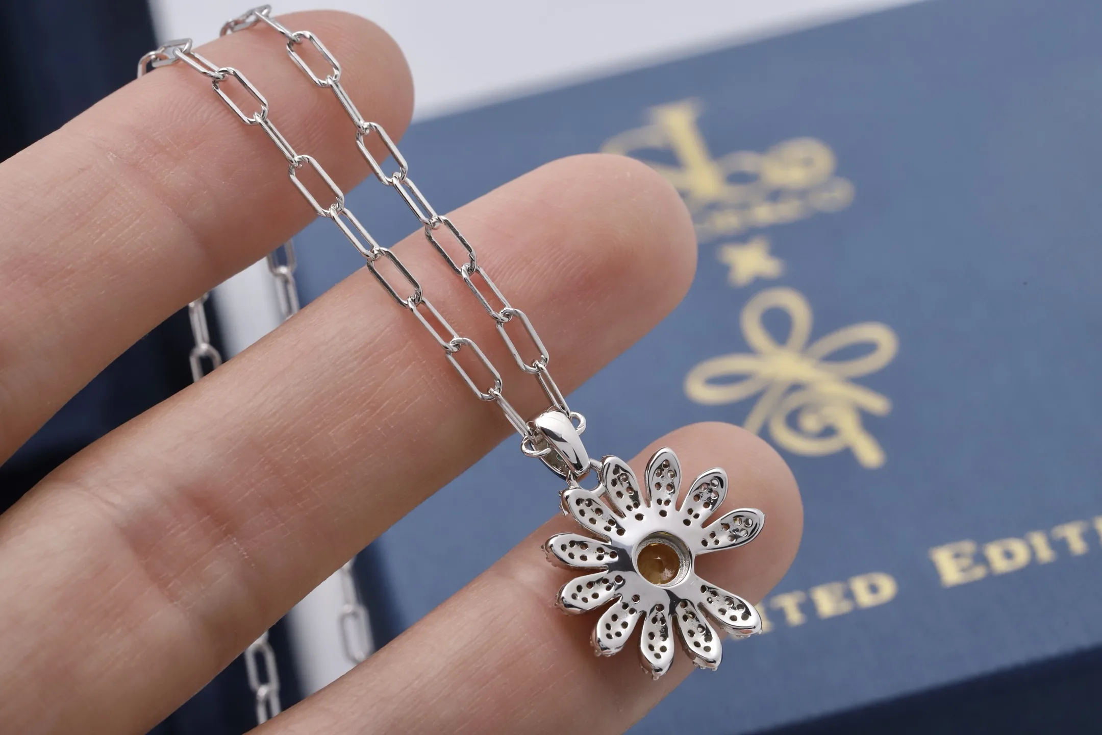 Jacob & Co. x PEACEMINUSONE Daisy Pendant Necklace (Sterling Silver) D27517028 — view 5