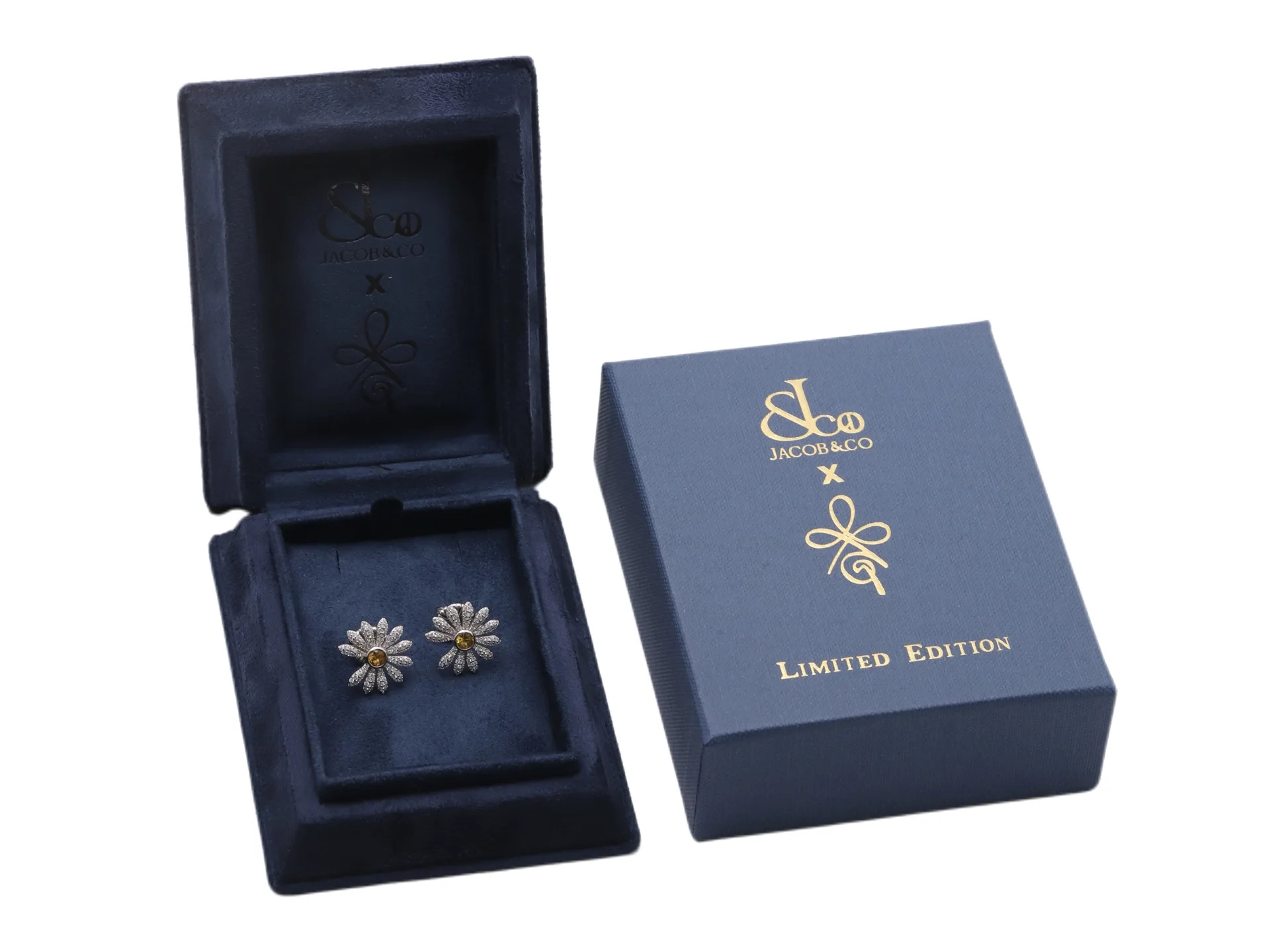 Jacob & Co. x PEACEMINUSONE Daisy Stud Earrings D26017031 — view 2