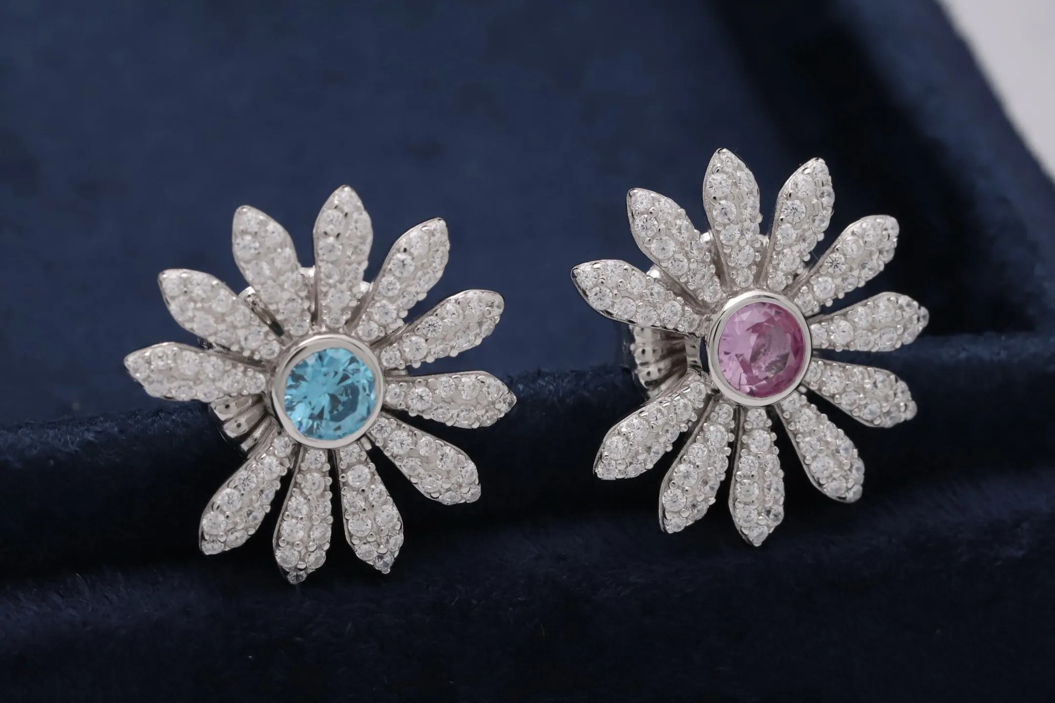 Daisy Pavé Cubic Zirconia Stud Earrings (Sterling Silver) D26017030 — view 4