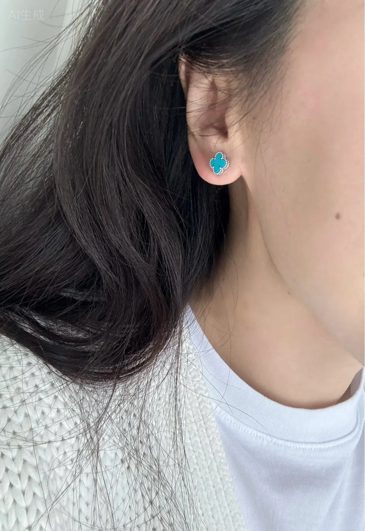 Sweet Alhambra Turquoise Stud Earrings (Sterling Silver) D17516940 — view 8