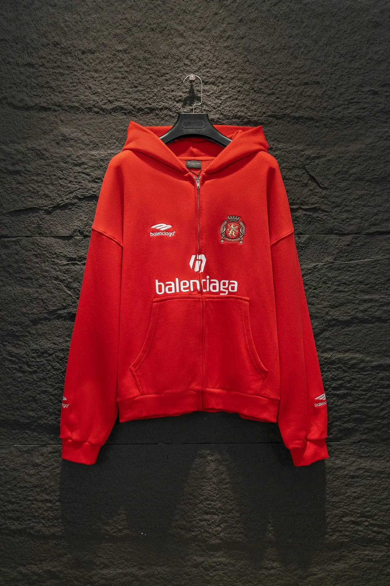 Logo-Embroidered Oversized Zip-Up Hoodie D21923009