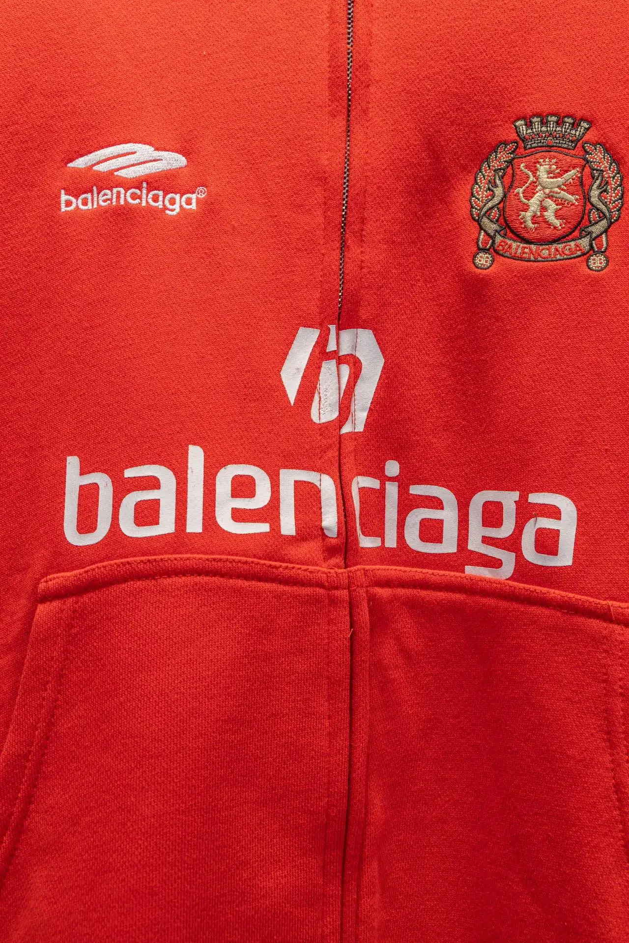 Logo-Embroidered Oversized Zip-Up Hoodie D21923009 — view 5
