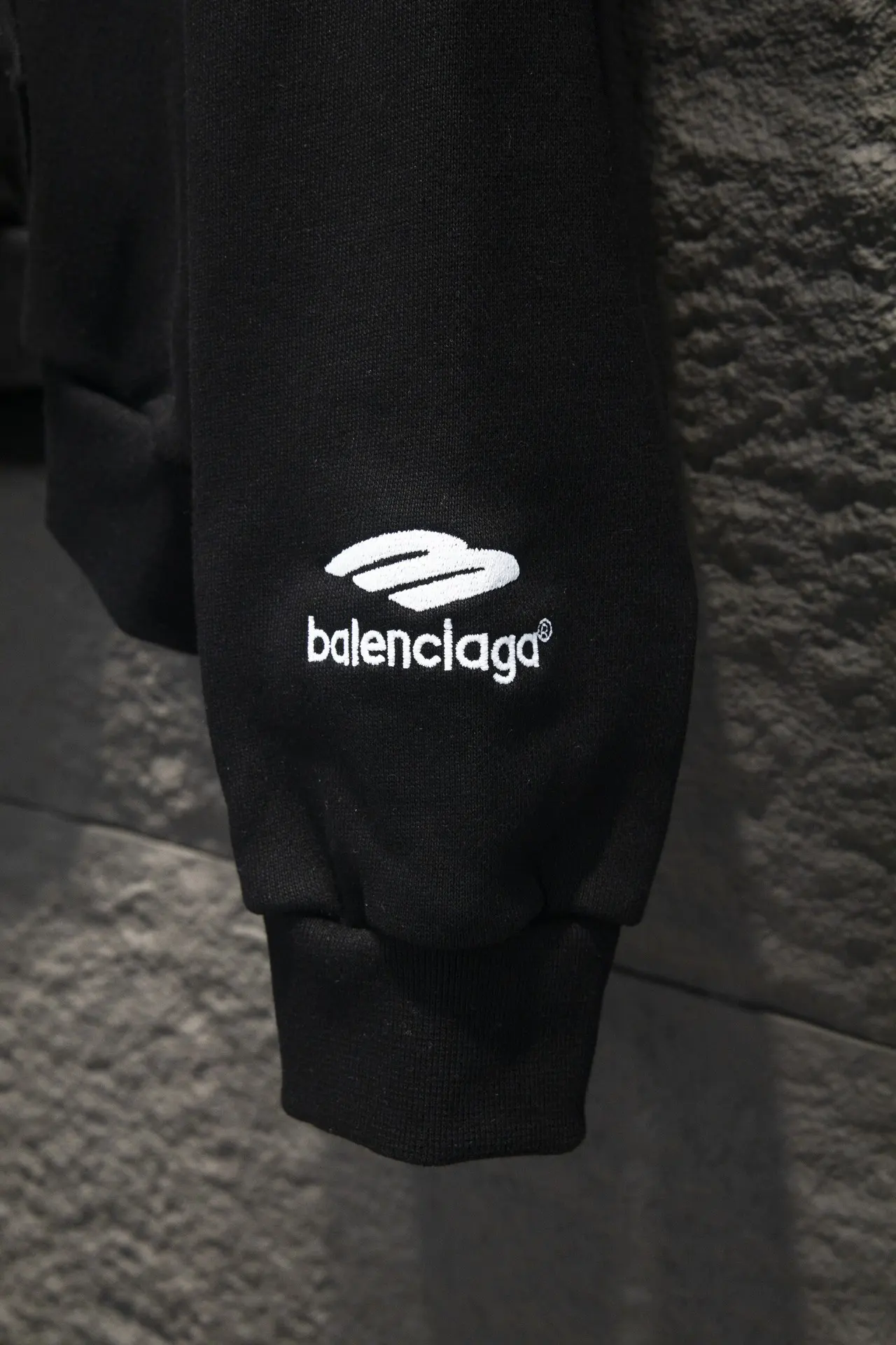 Oversized Logo-Print Zip-Up Hoodie D21923006 — view 8