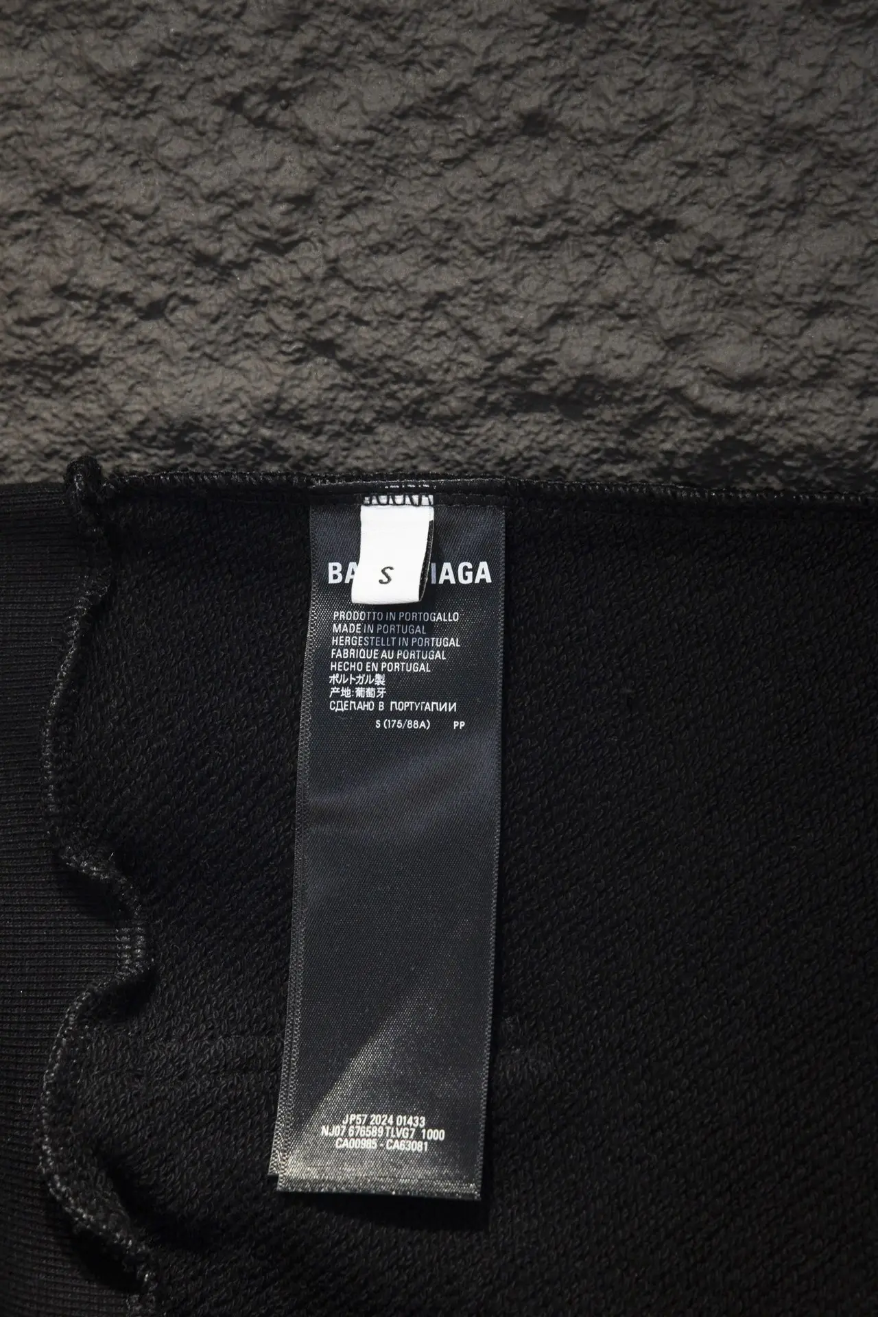 Oversized Logo-Print Zip-Up Hoodie D21923006 — view 9