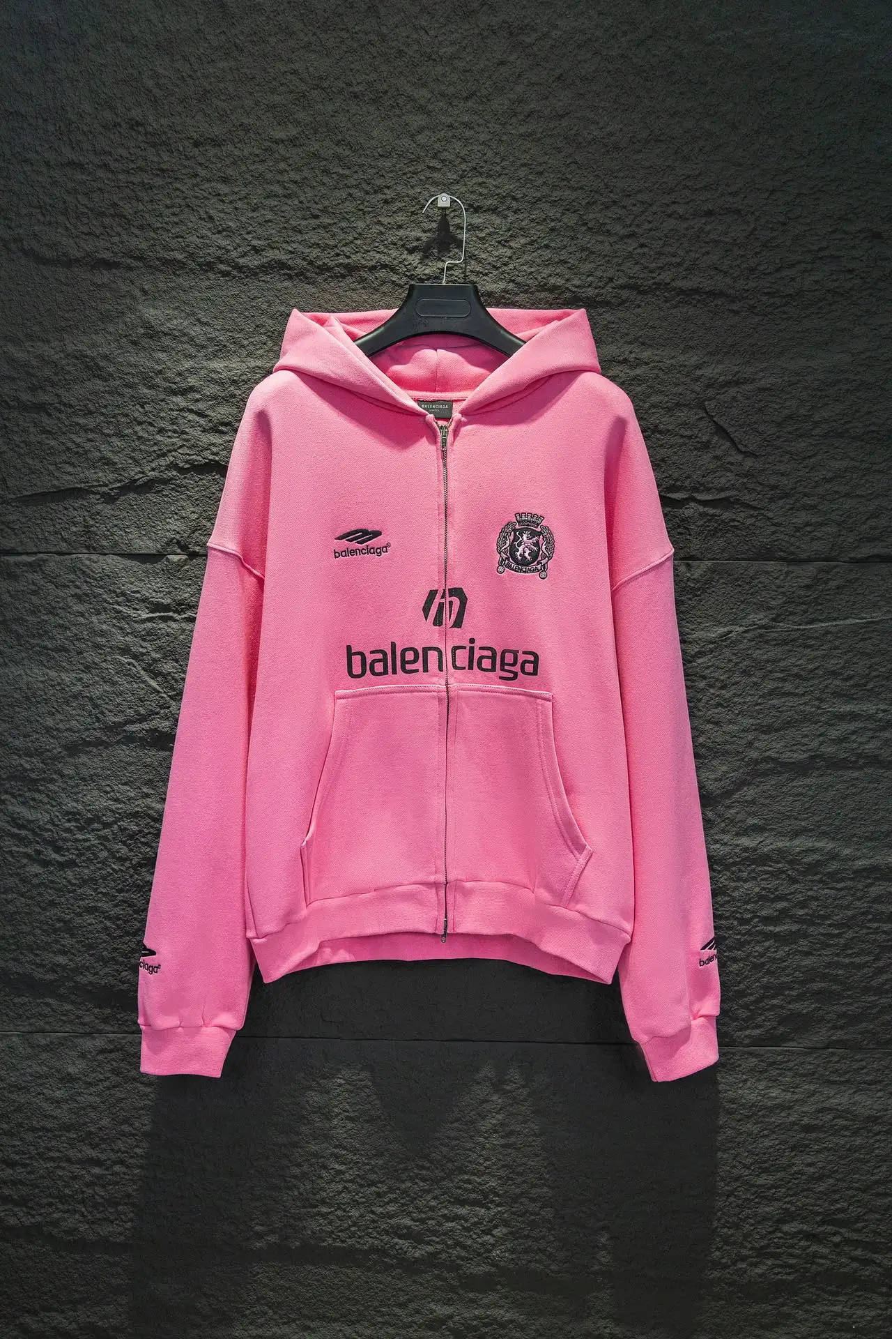 Logo-Embroidered Oversized Zip-Up Hoodie D21923008