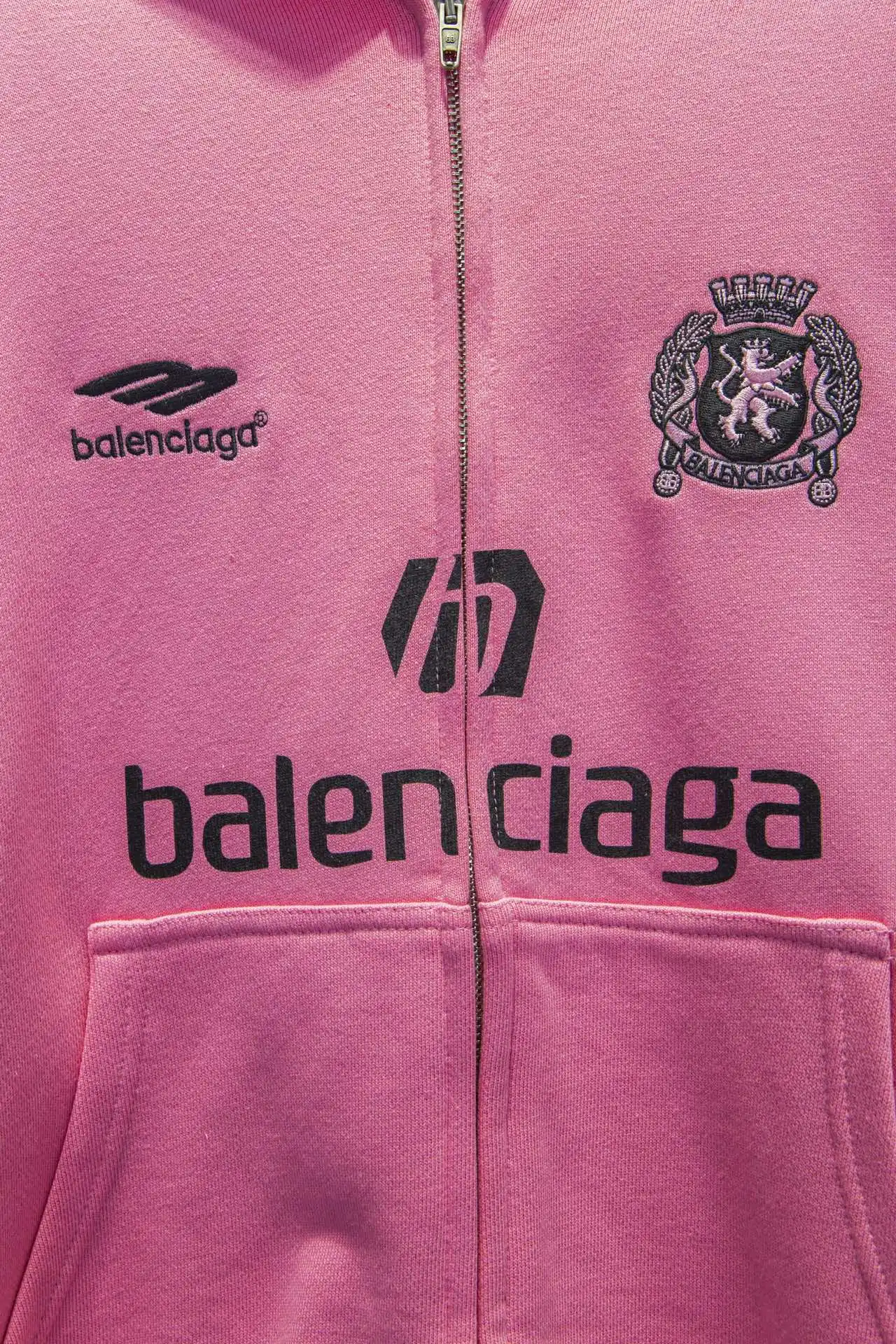 Logo-Embroidered Oversized Zip-Up Hoodie D21923008 — view 3