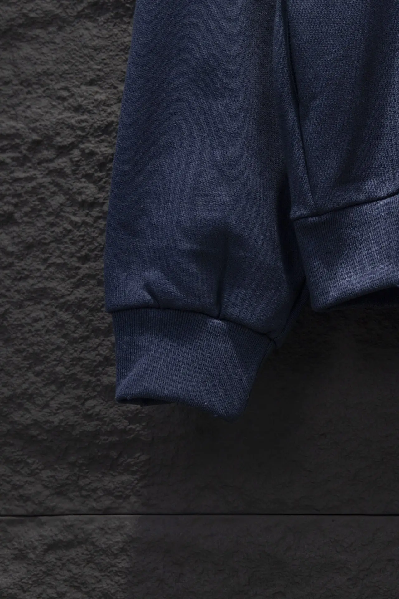 Tape Logo Distressed Oversized Hoodie D19523004 — view 8