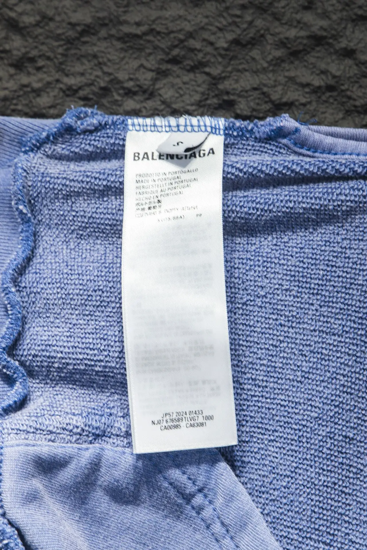 Tape Logo Distressed Oversized Hoodie D19523001 — view 9
