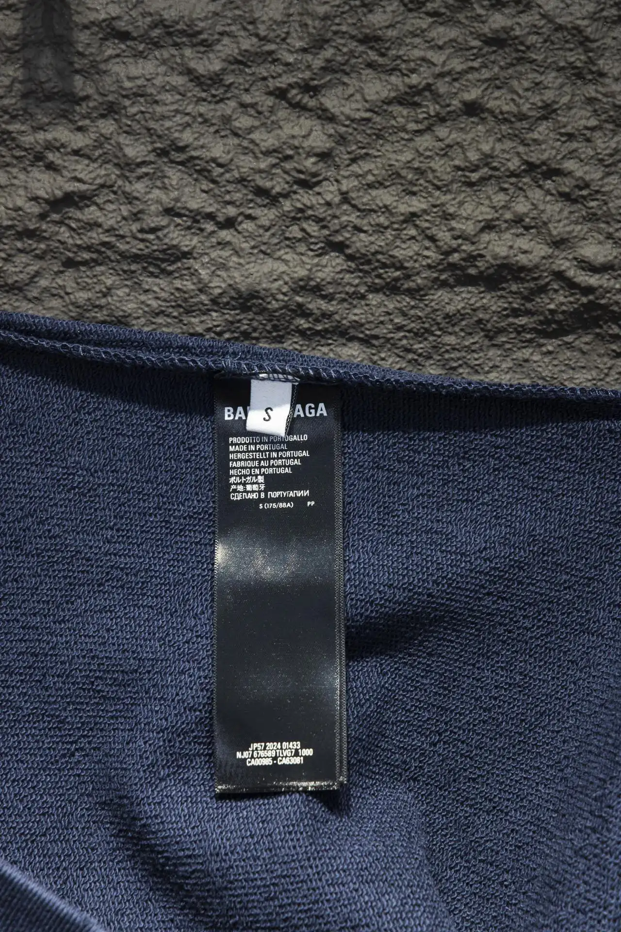 Tape Logo Distressed Oversized Sweatshirt D16522997 — view 9