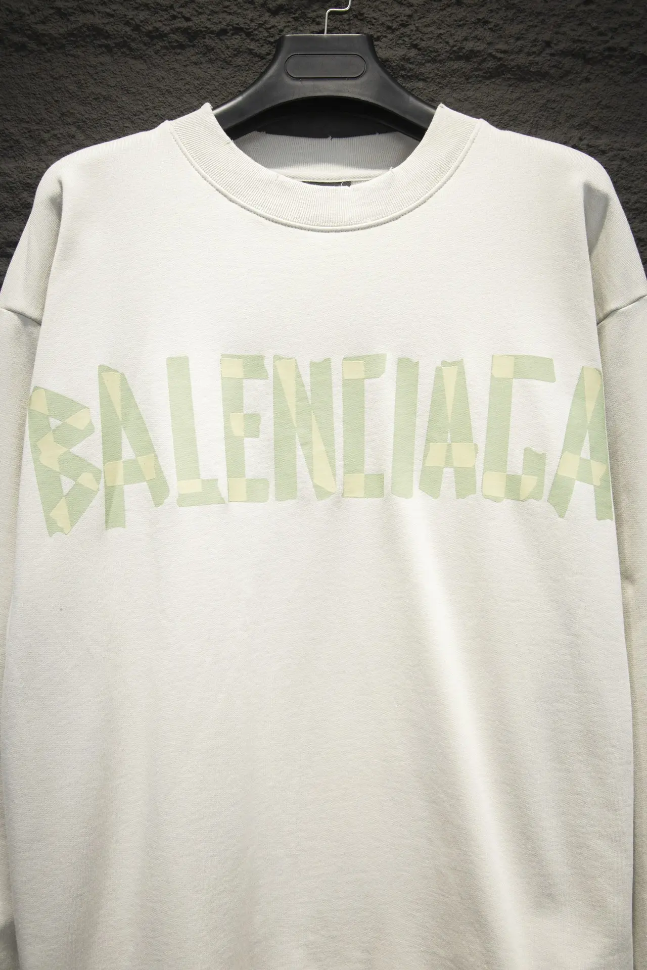 Logo Tape Distressed Crew-Neck Sweatshirt D16522999 — view 4