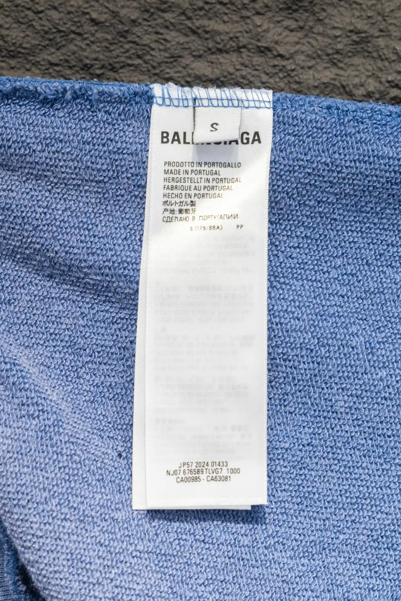 Tape Logo Distressed Oversized Sweatshirt D16522995 — view 9