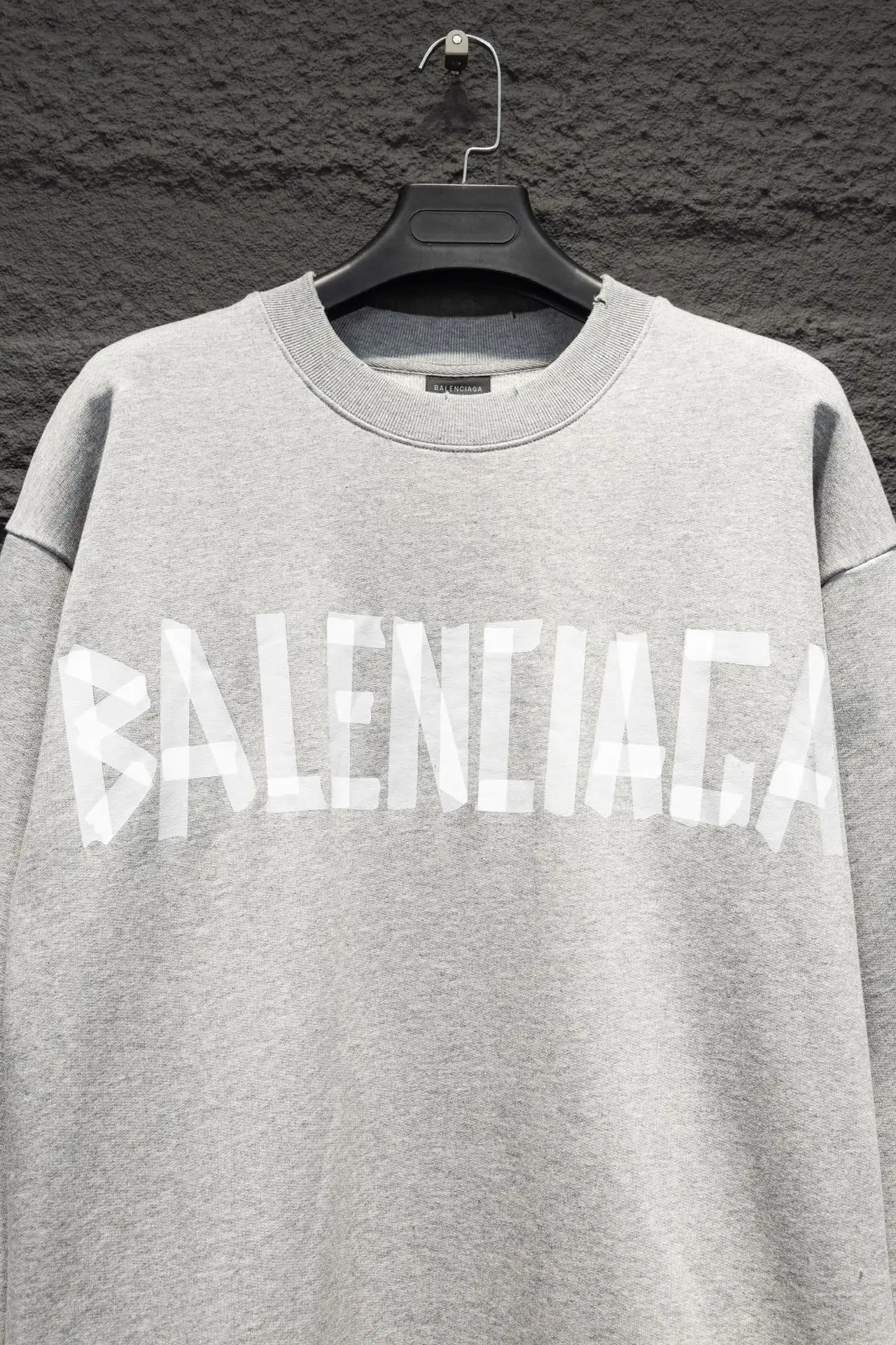 Logo Tape Distressed Crew-Neck Sweatshirt D16522996 — view 6