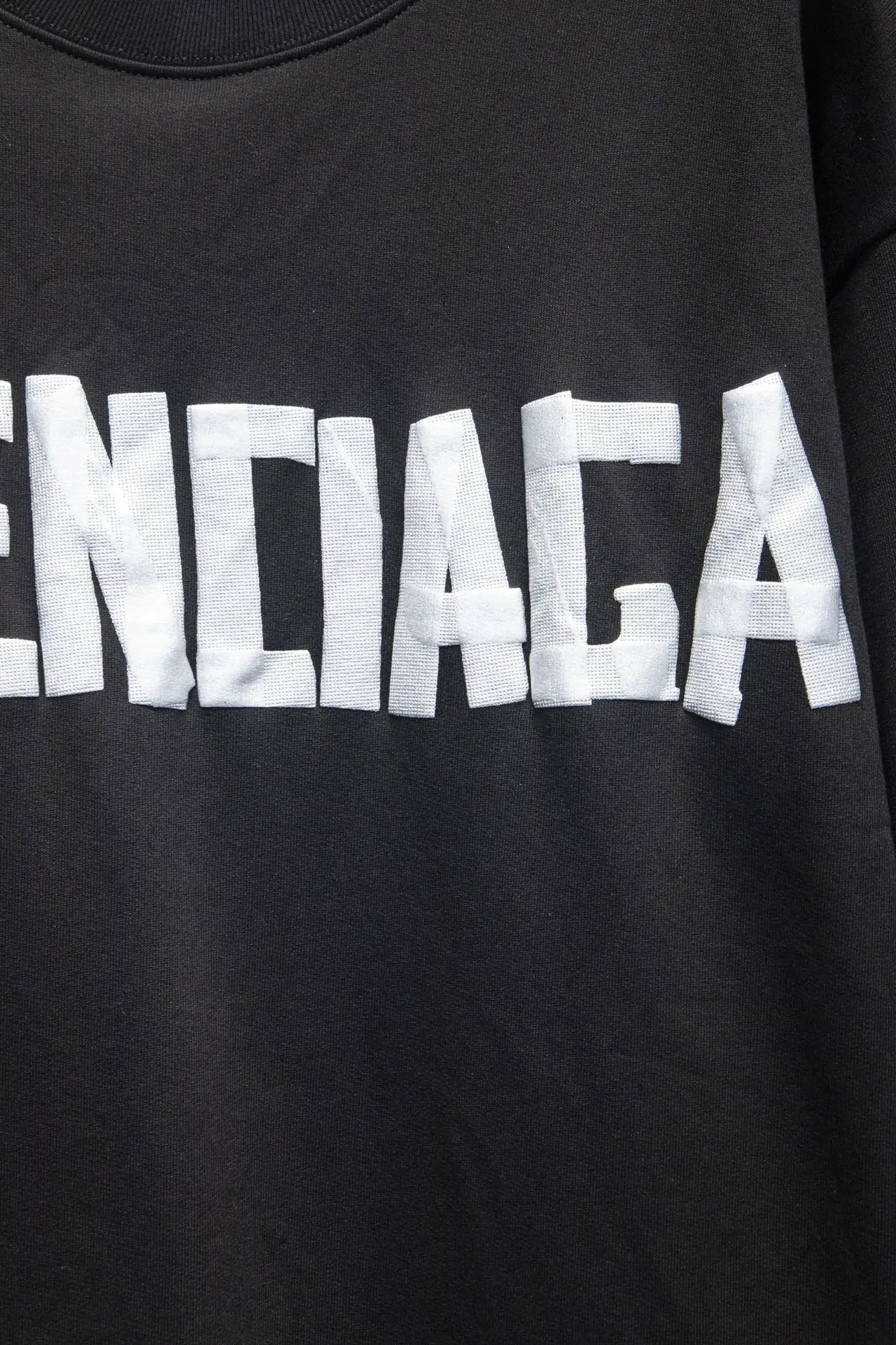 Logo-Appliqué Oversized Cotton Sweatshirt D15523010 — view 5